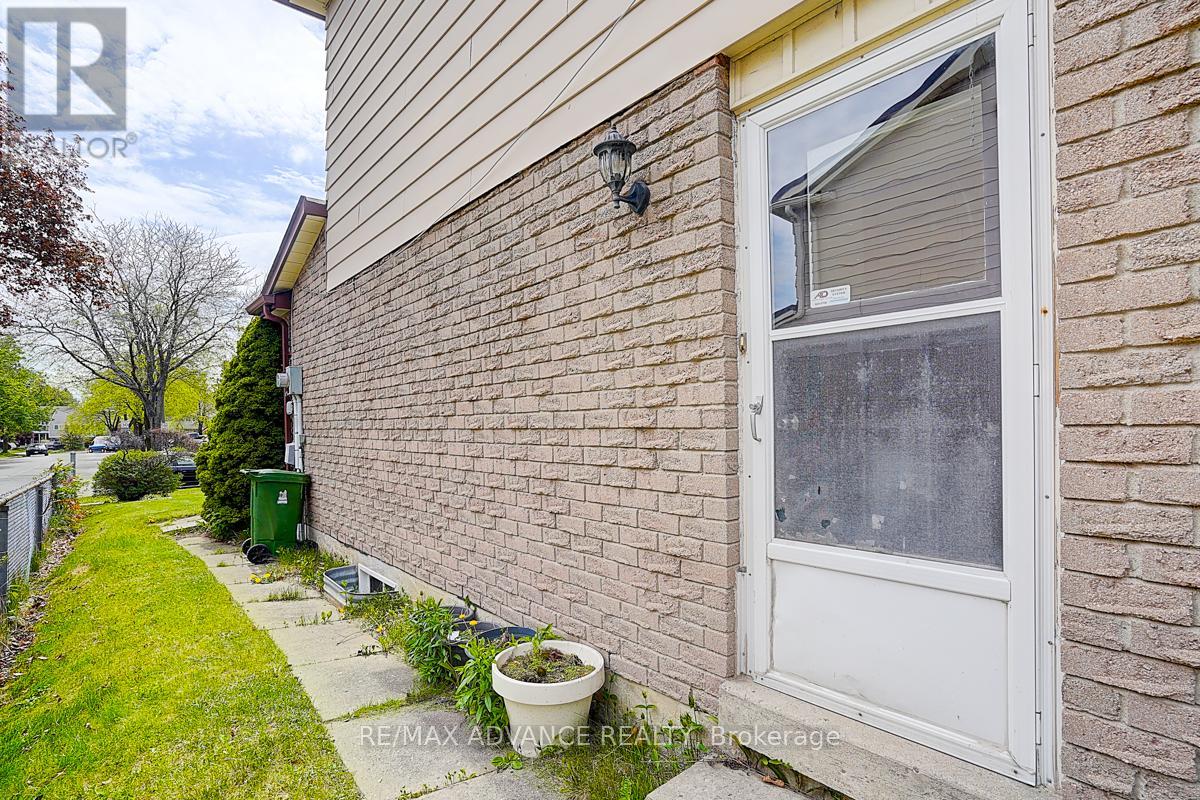 86 Placentia Boulevard, Toronto, Ontario  M1S 4C5 - Photo 37 - E12199622