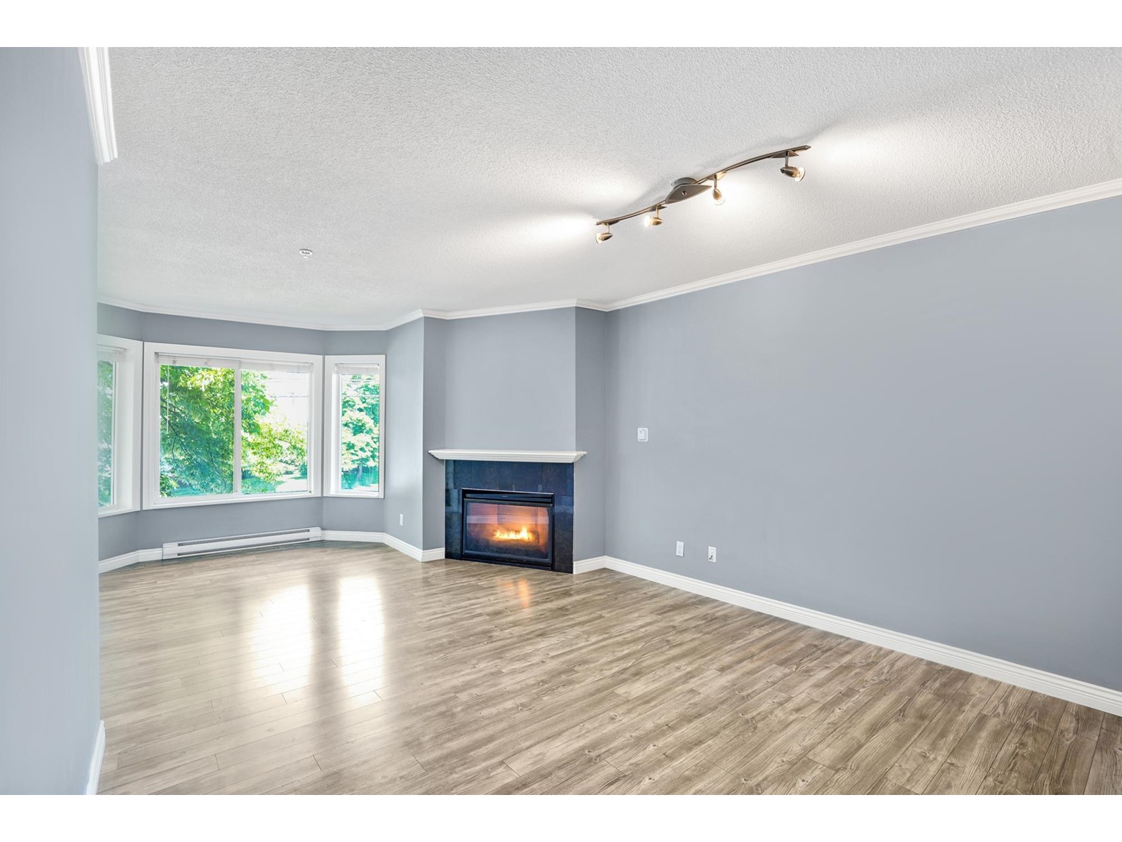 212 12110 80 Avenue, Surrey, British Columbia  V3W 0V2 - Photo 4 - R3012004