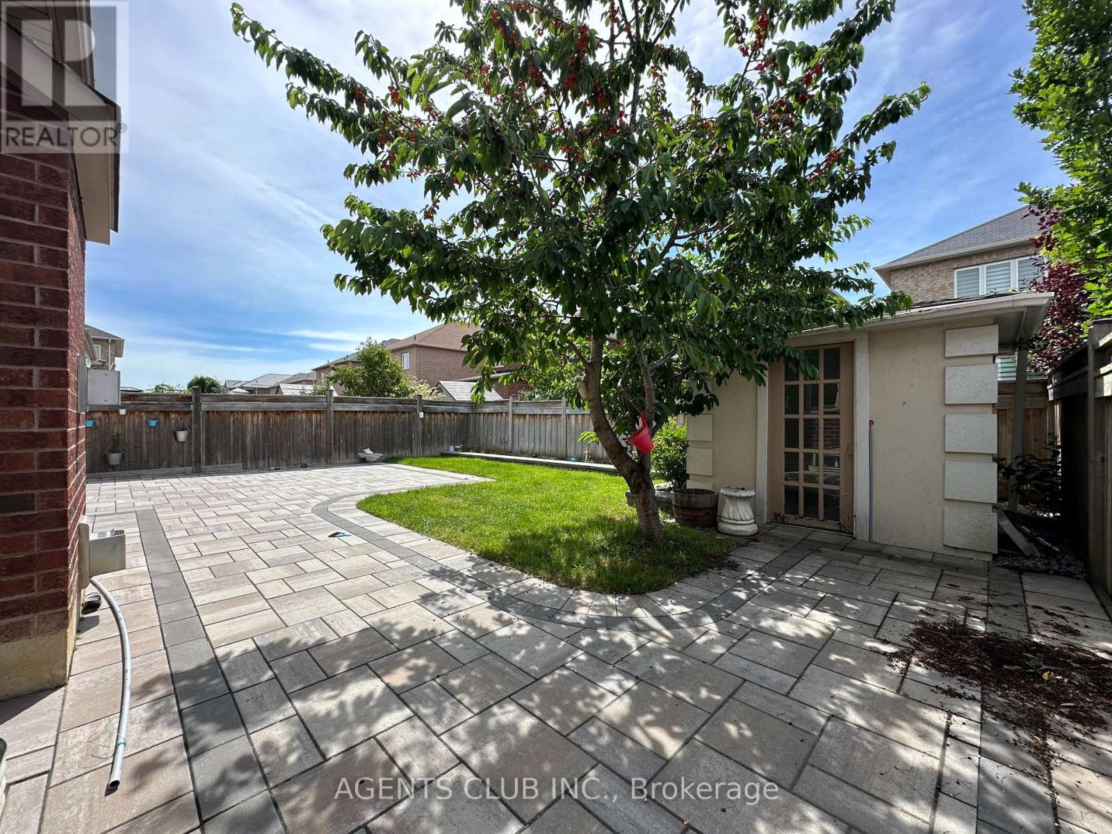 205 Via Toscana, Vaughan, Ontario  L4H 0Z1 - Photo 4 - N12199637