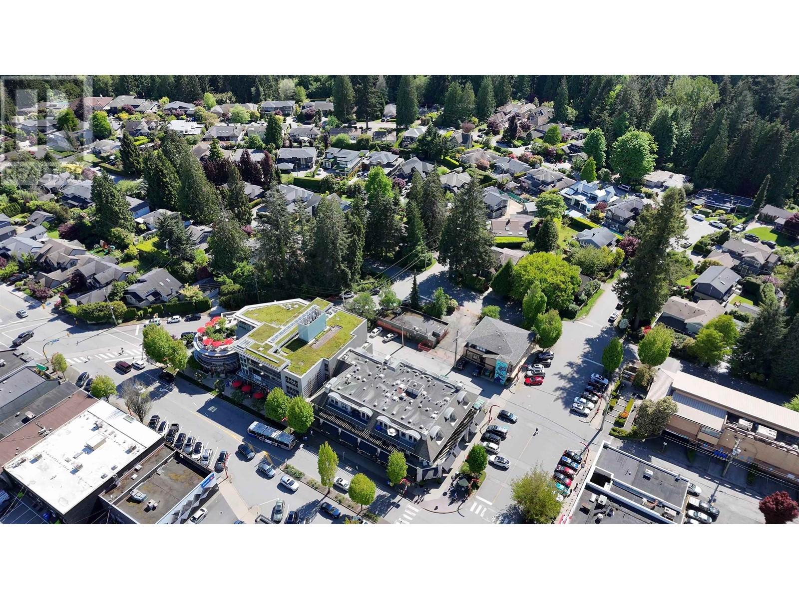 1050 W Queens Road, North Vancouver, British Columbia  V7R 1H7 - Photo 2 - C8069742