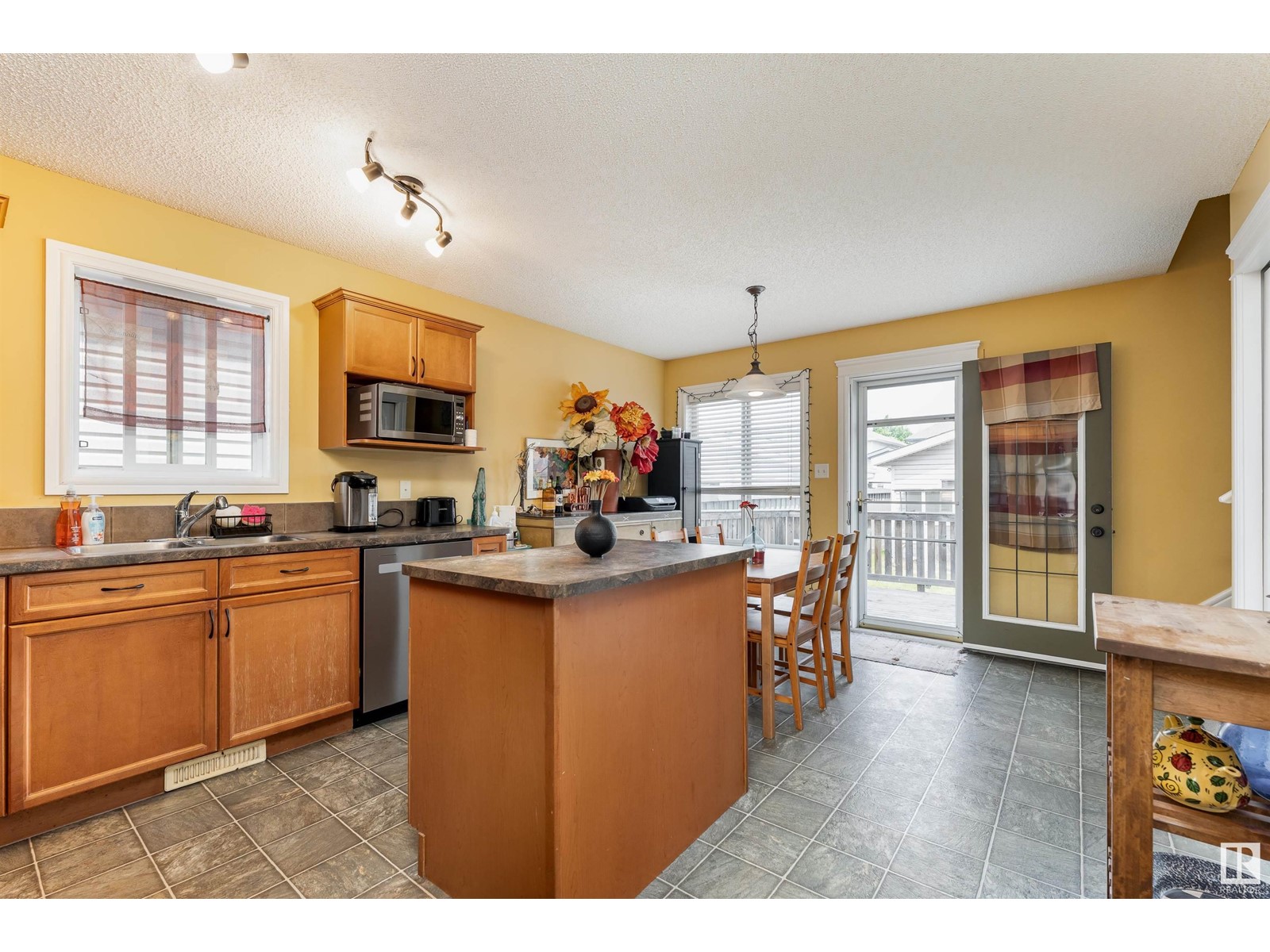 20308 53 Av Nw, Edmonton, Alberta  T6M 2Y9 - Photo 11 - E4440618