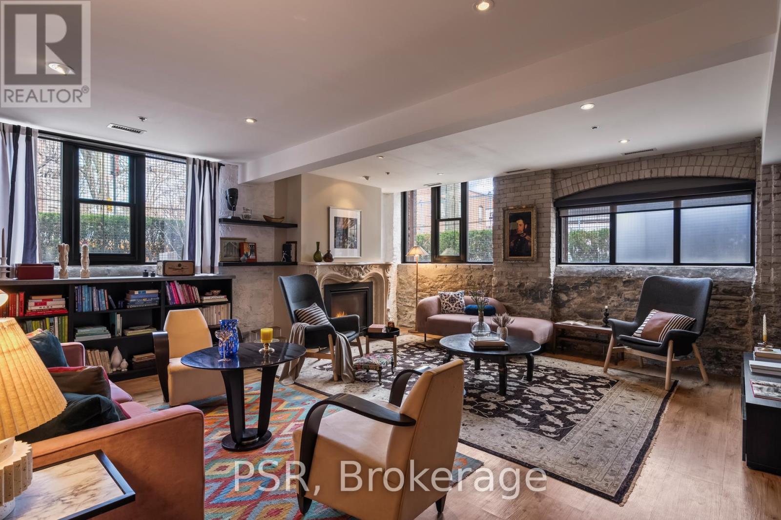 L1 - 1 Columbus Avenue, Toronto, Ontario  M6R 1S1 - Photo 6 - W12199634