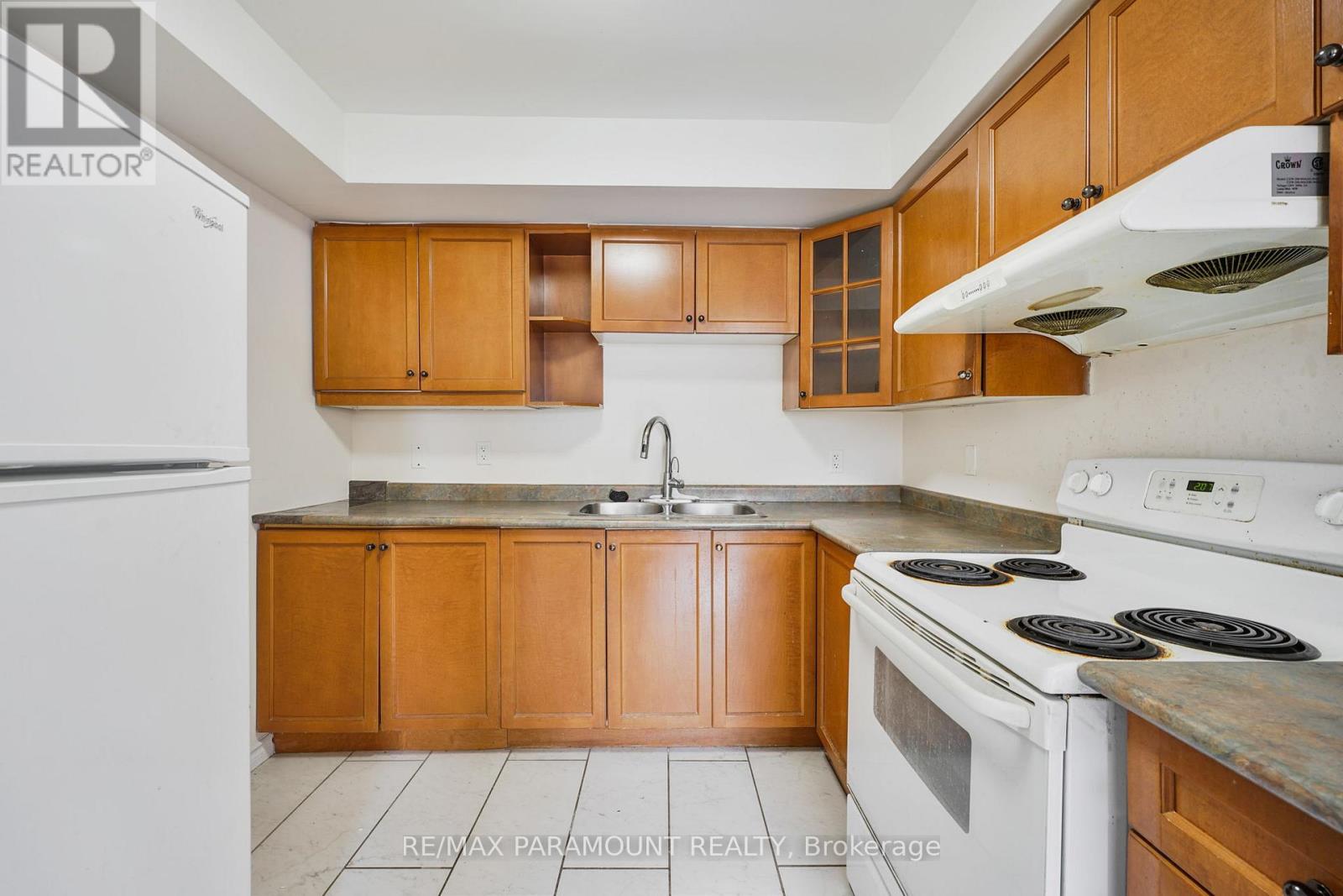 4 Summerdale Crescent, Brampton, Ontario  L6X 4V8 - Photo 31 - W12199639