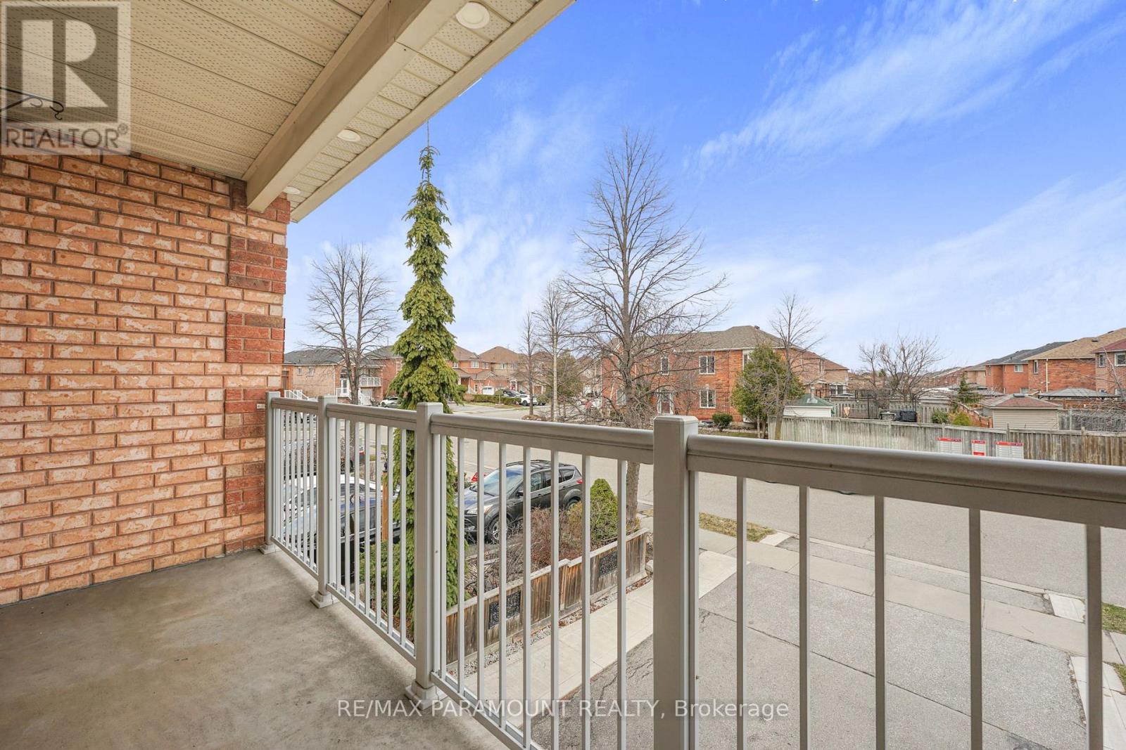 4 Summerdale Crescent, Brampton, Ontario  L6X 4V8 - Photo 8 - W12199639