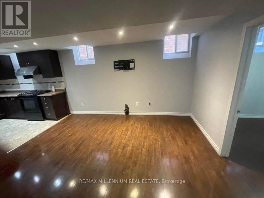 93 Humbershed Crescent, Caledon (Bolton West), Ontario  L7E 2X4 - Photo 2 - W12199664