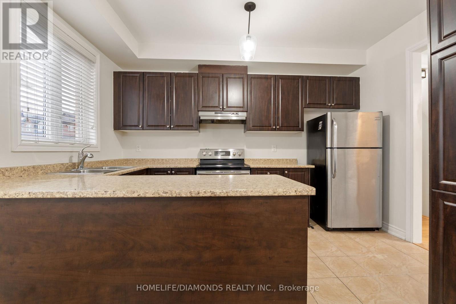 43 Sprucewood Road, Brampton, Ontario  L6Z 0B4 - Photo 17 - W12199685