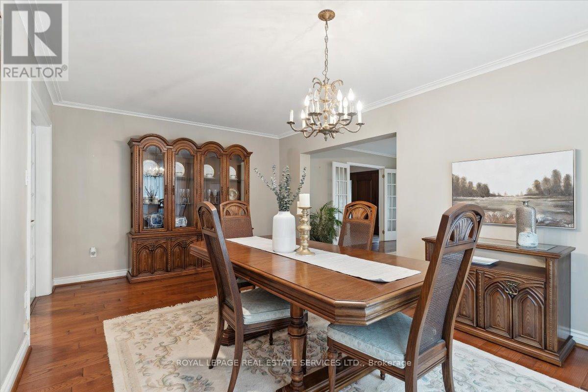 116 Clement Road, Toronto (Willowridge-Martingrove-Richview), Ontario  M9R 1Z2 - Photo 11 - W12199693