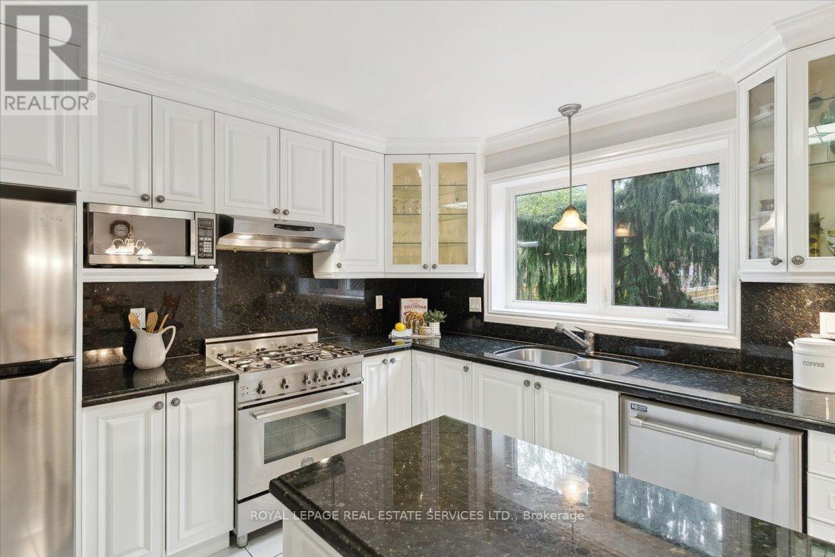 116 Clement Road, Toronto (Willowridge-Martingrove-Richview), Ontario  M9R 1Z2 - Photo 14 - W12199693