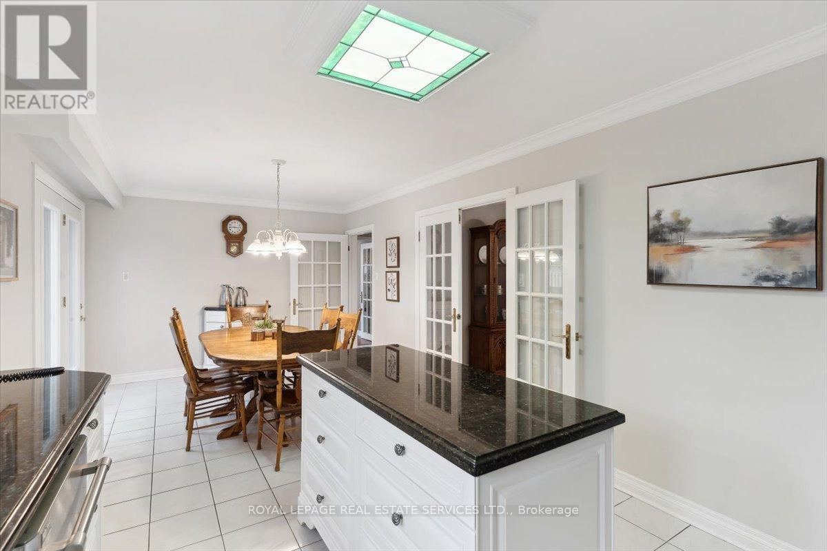 116 Clement Road, Toronto (Willowridge-Martingrove-Richview), Ontario  M9R 1Z2 - Photo 15 - W12199693