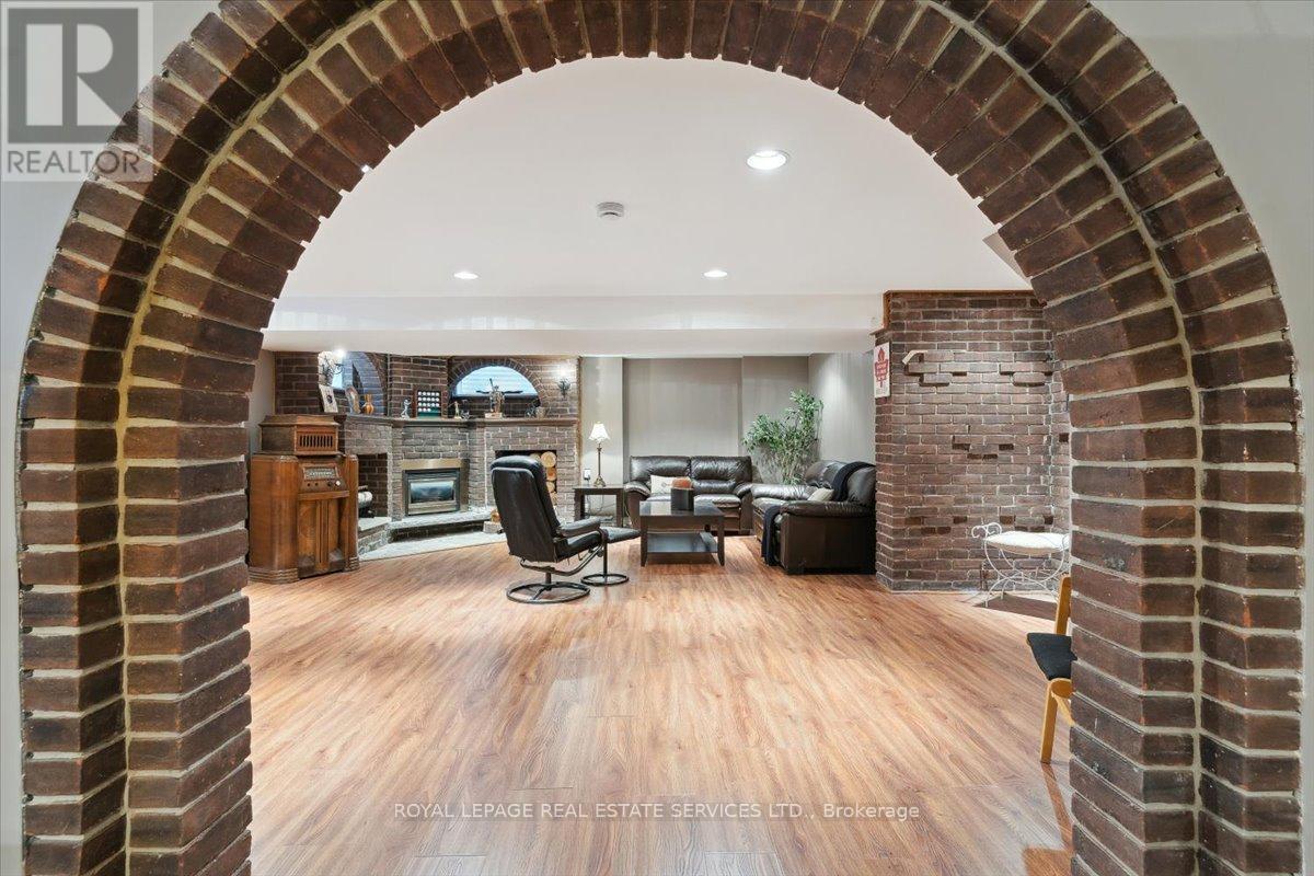 116 Clement Road, Toronto (Willowridge-Martingrove-Richview), Ontario  M9R 1Z2 - Photo 33 - W12199693