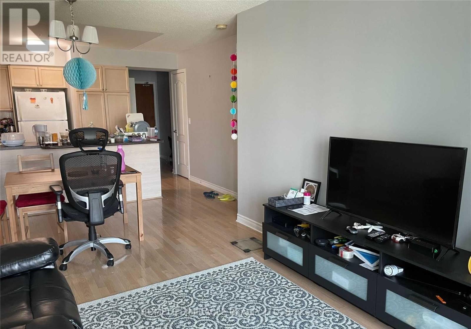 509 - 1 Elm Drive W, Mississauga, Ontario  L5B 4M1 - Photo 4 - W12199730