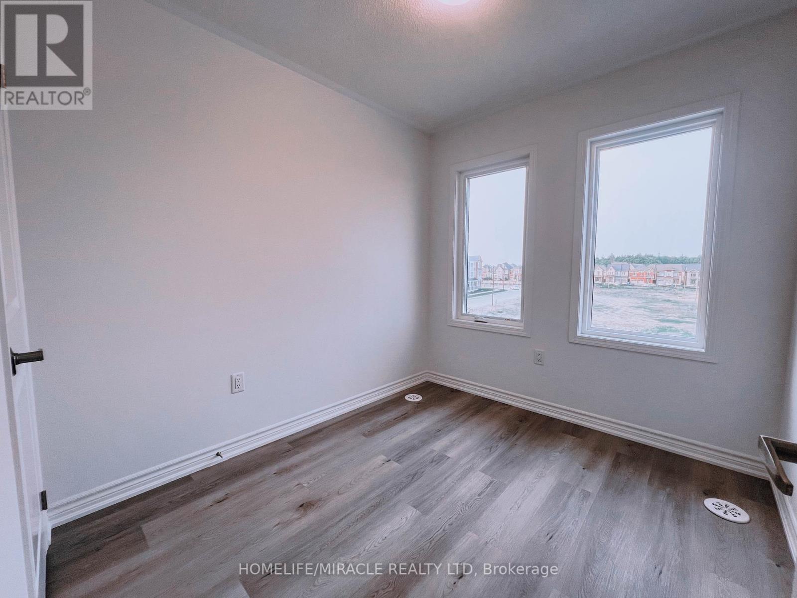 54 Elmer Moss Avenue, Caledon, Ontario  L7C 3H1 - Photo 9 - W12199750