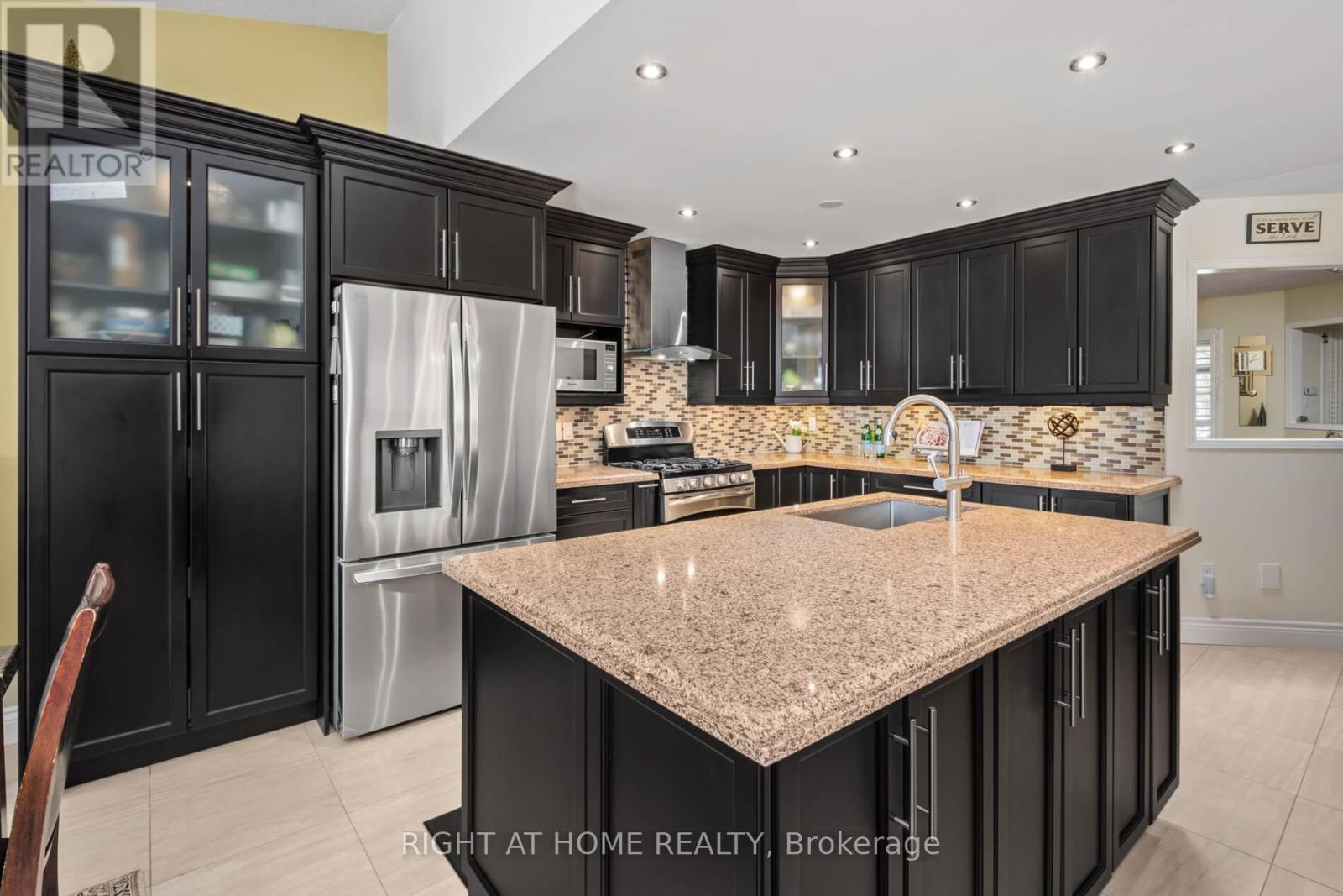 3960 Honey Locust Trail, Mississauga (Lisgar), Ontario  L5N 7A5 - Photo 13 - W12199751