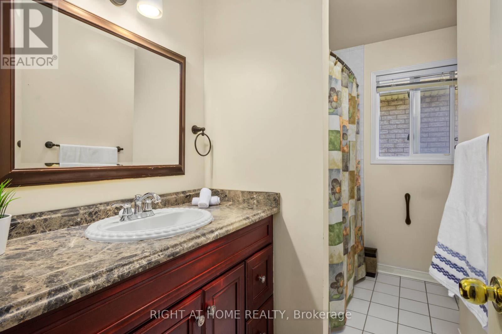3960 Honey Locust Trail, Mississauga (Lisgar), Ontario  L5N 7A5 - Photo 26 - W12199751