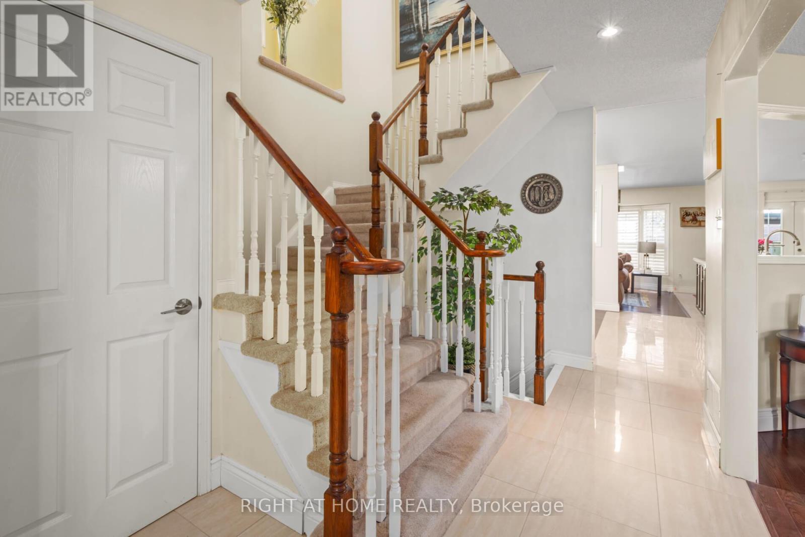 3960 Honey Locust Trail, Mississauga (Lisgar), Ontario  L5N 7A5 - Photo 7 - W12199751