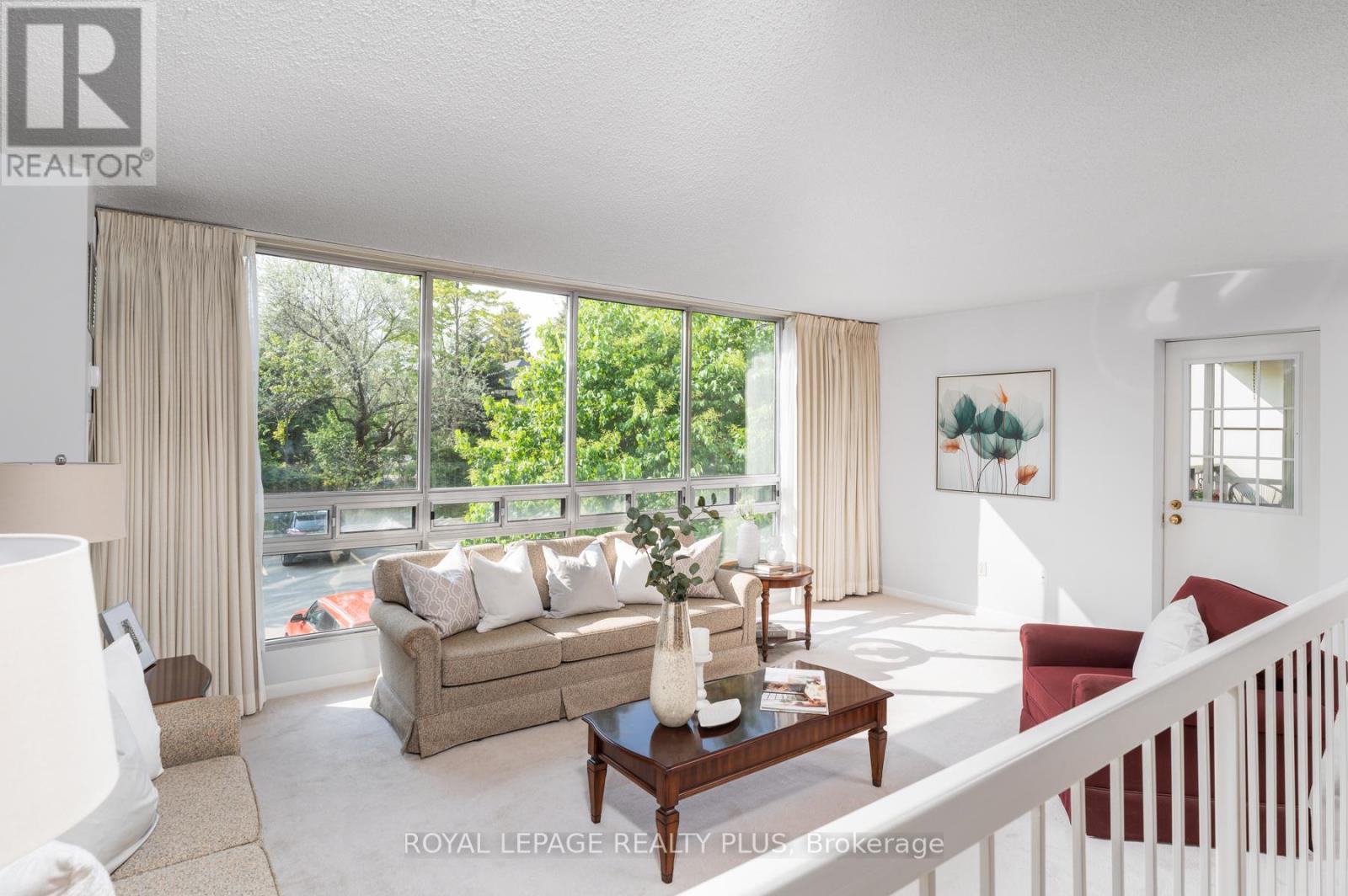 206 - 2185 Marine Drive, Oakville, Ontario  L6L 5L6 - Photo 3 - W12199790