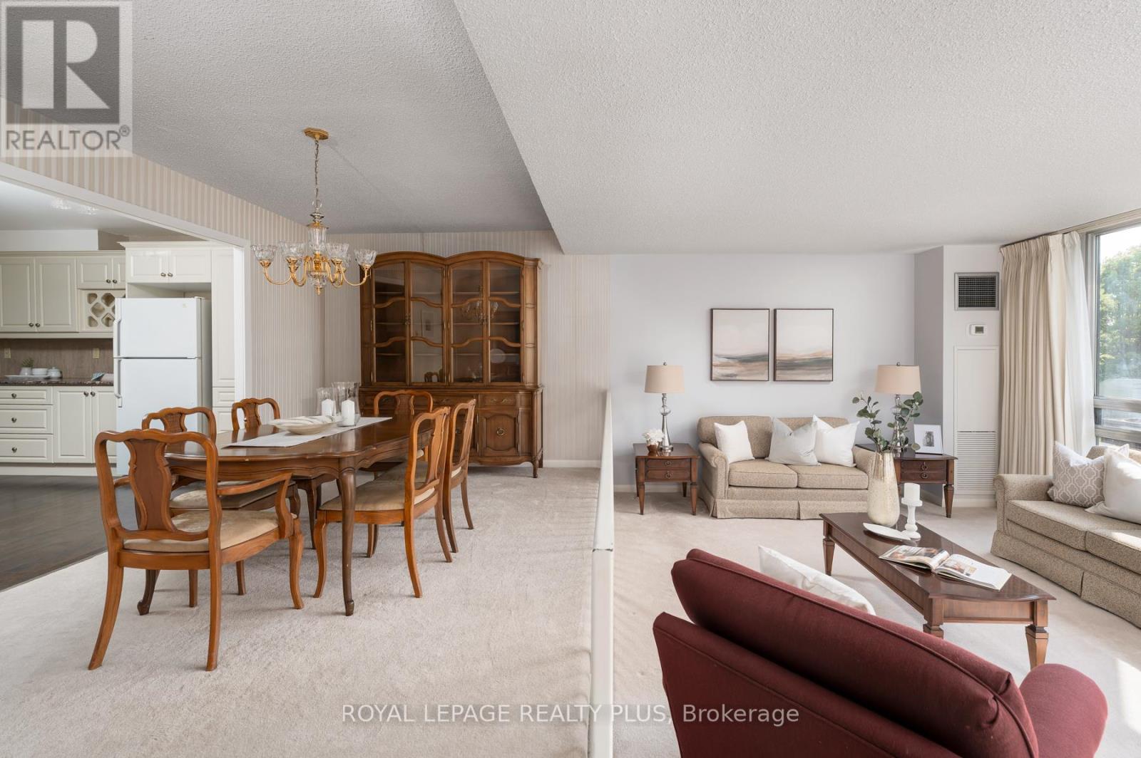 206 - 2185 Marine Drive, Oakville, Ontario  L6L 5L6 - Photo 8 - W12199790