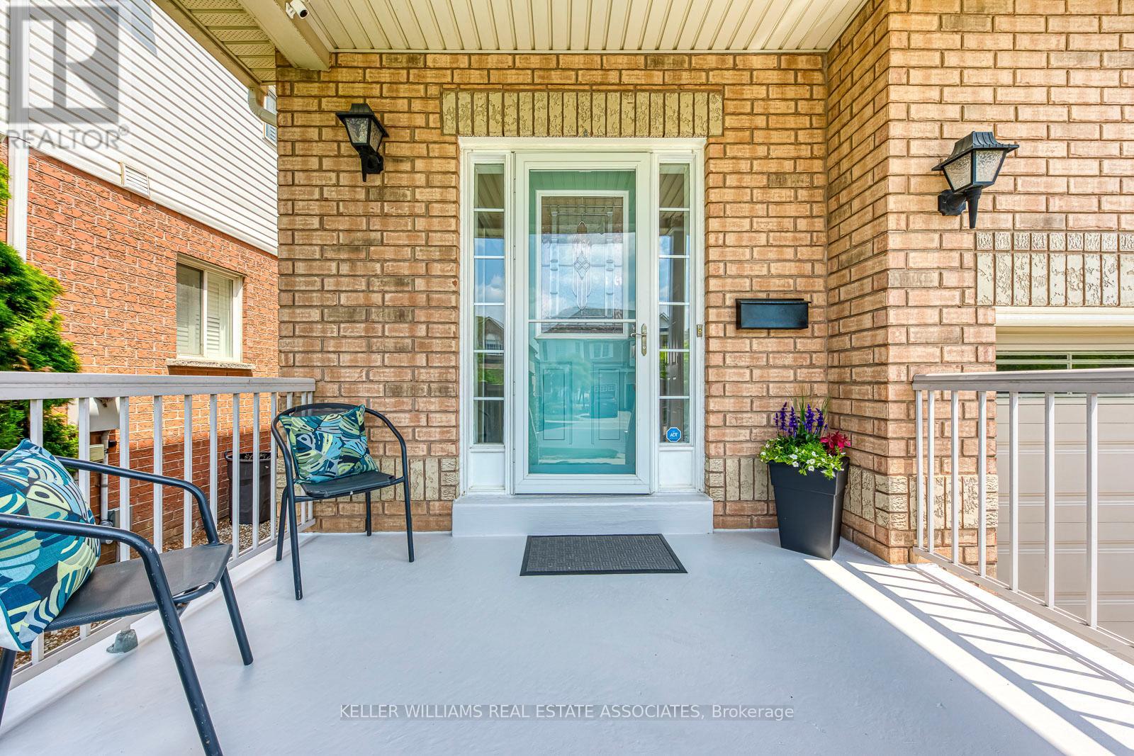 67 Livingston Road, Milton, Ontario  L9T 6B8 - Photo 2 - W12199804