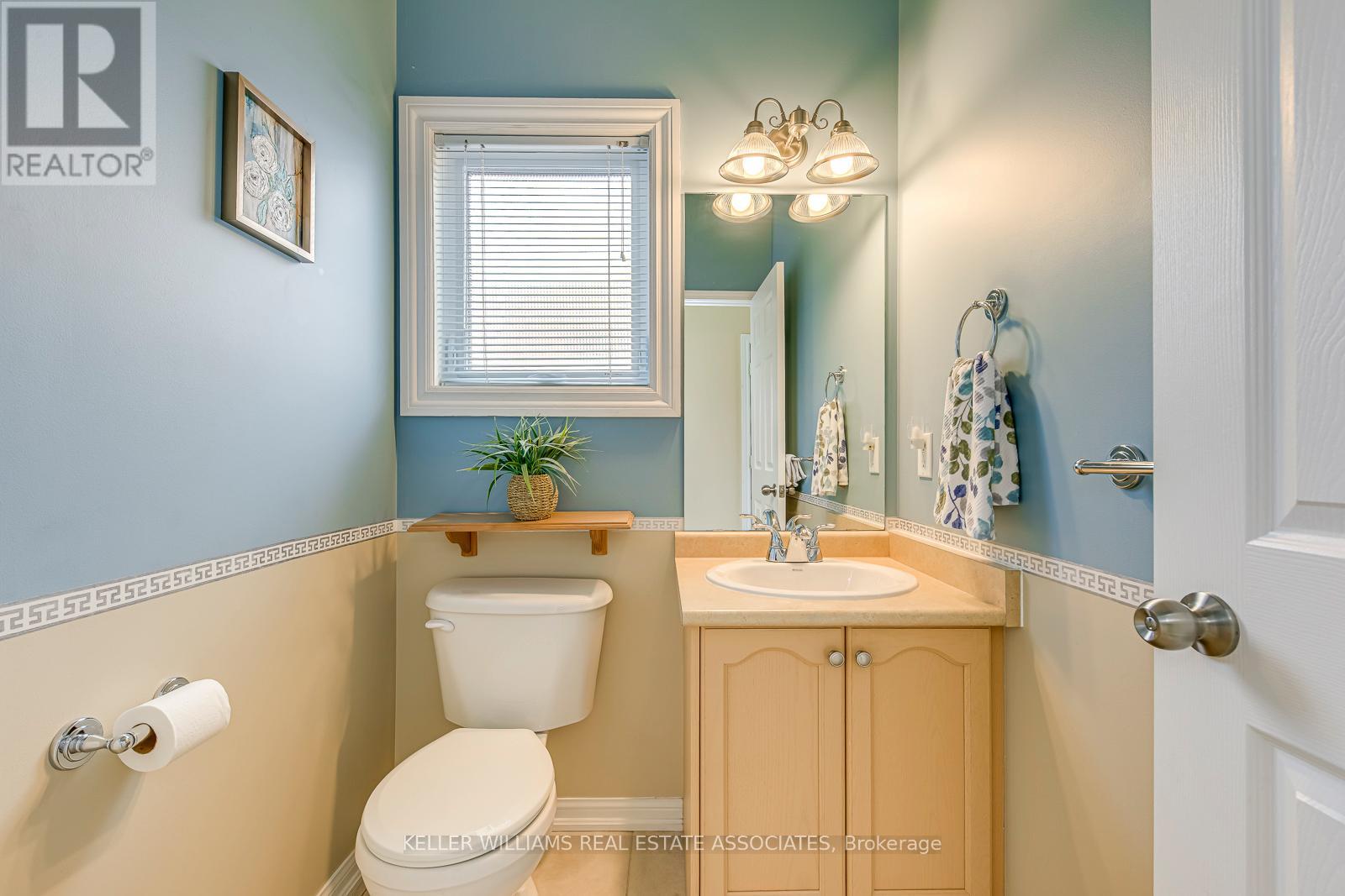 67 Livingston Road, Milton, Ontario  L9T 6B8 - Photo 4 - W12199804