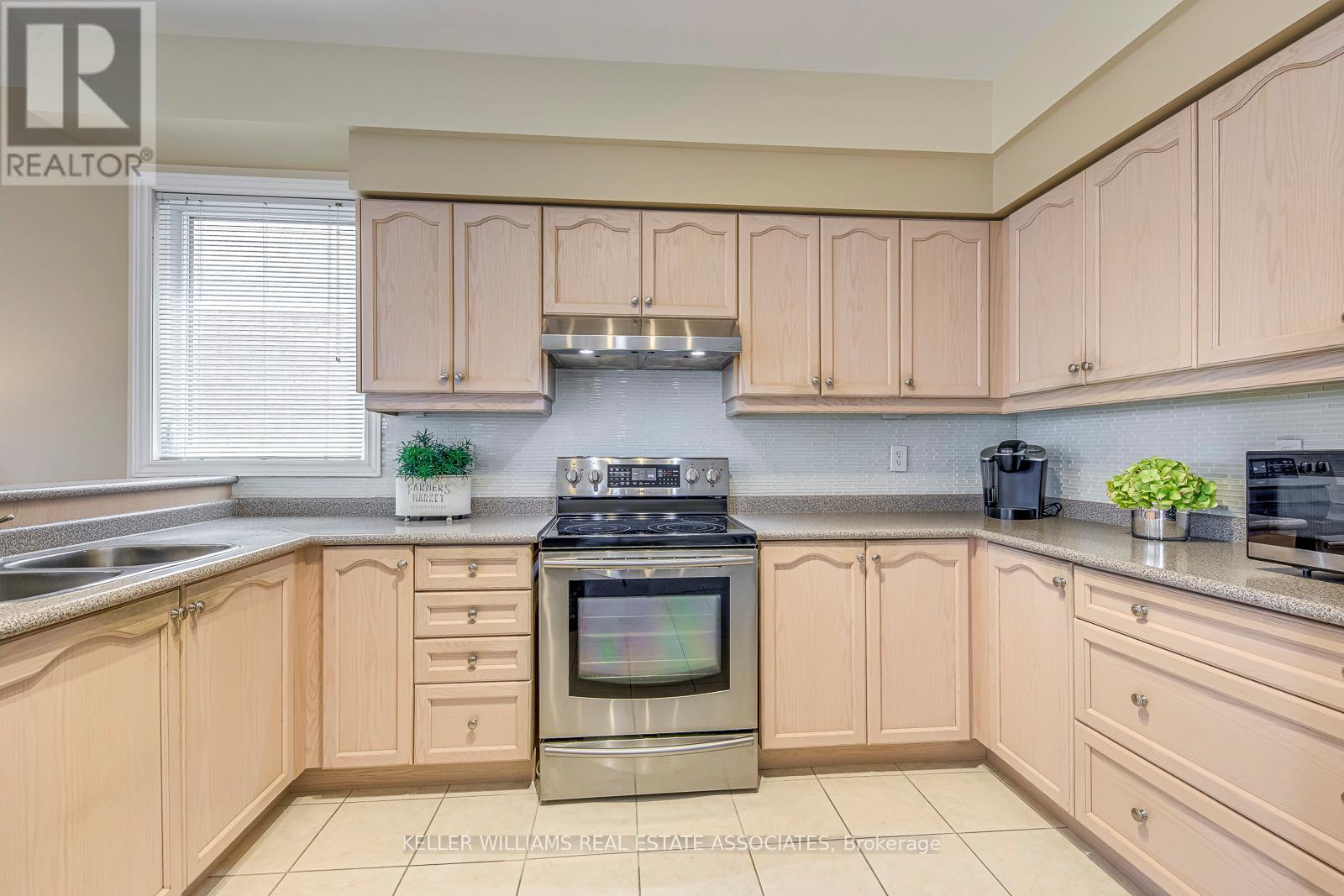 67 Livingston Road, Milton, Ontario  L9T 6B8 - Photo 8 - W12199804