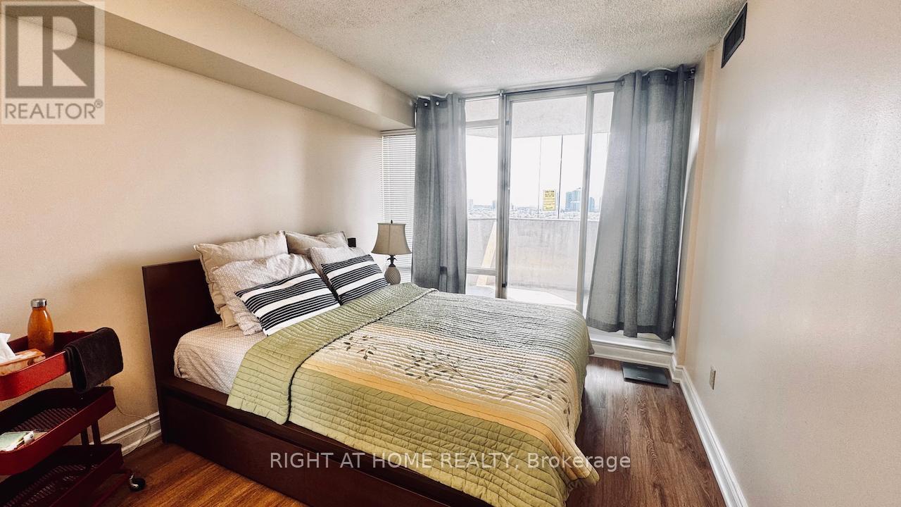 1805 - 700 Constellation Drive, Mississauga, Ontario  L5R 3G8 - Photo 11 - W12199822