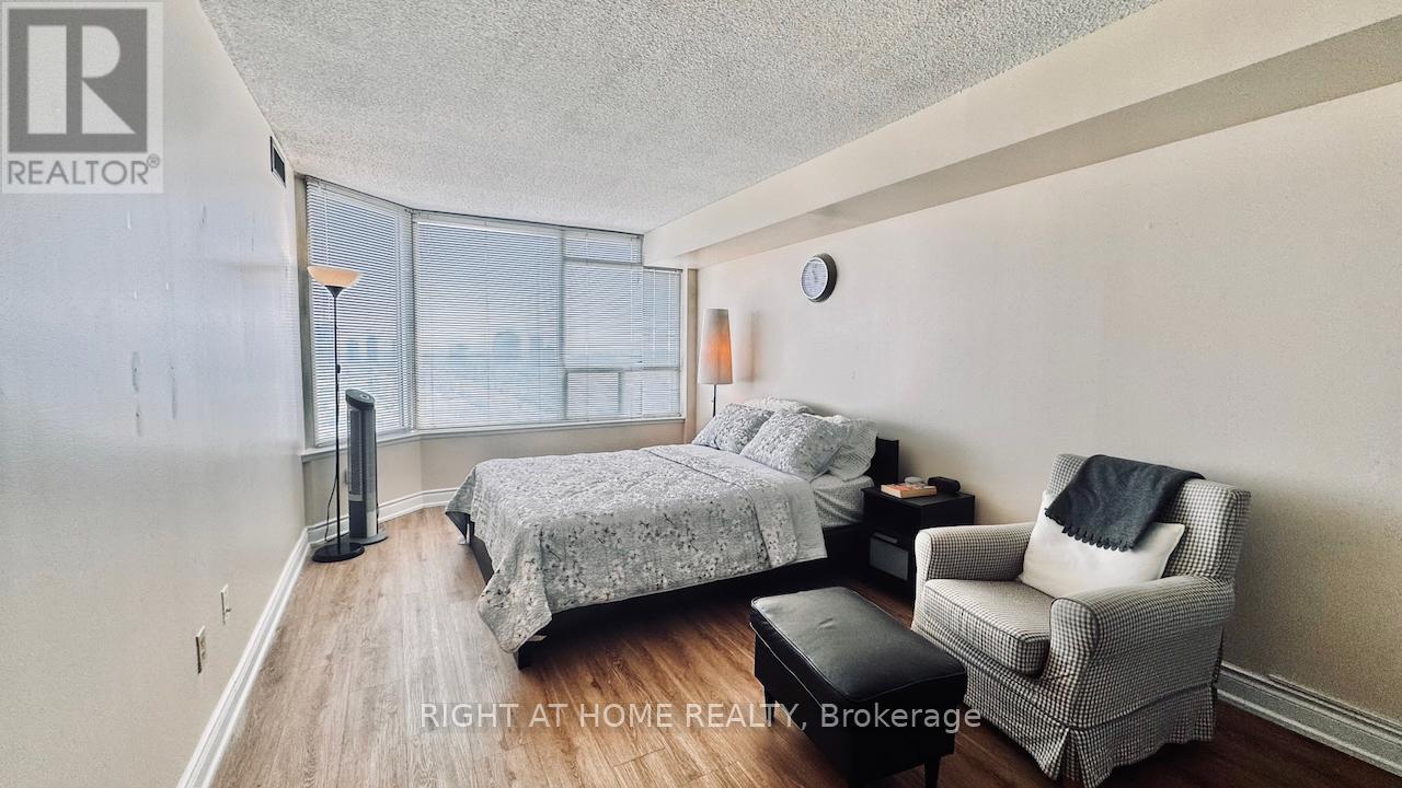 1805 - 700 Constellation Drive, Mississauga, Ontario  L5R 3G8 - Photo 21 - W12199822