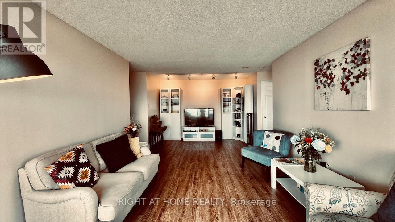 1805 - 700 Constellation Drive, Mississauga, Ontario  L5R 3G8 - Photo 8 - W12199822