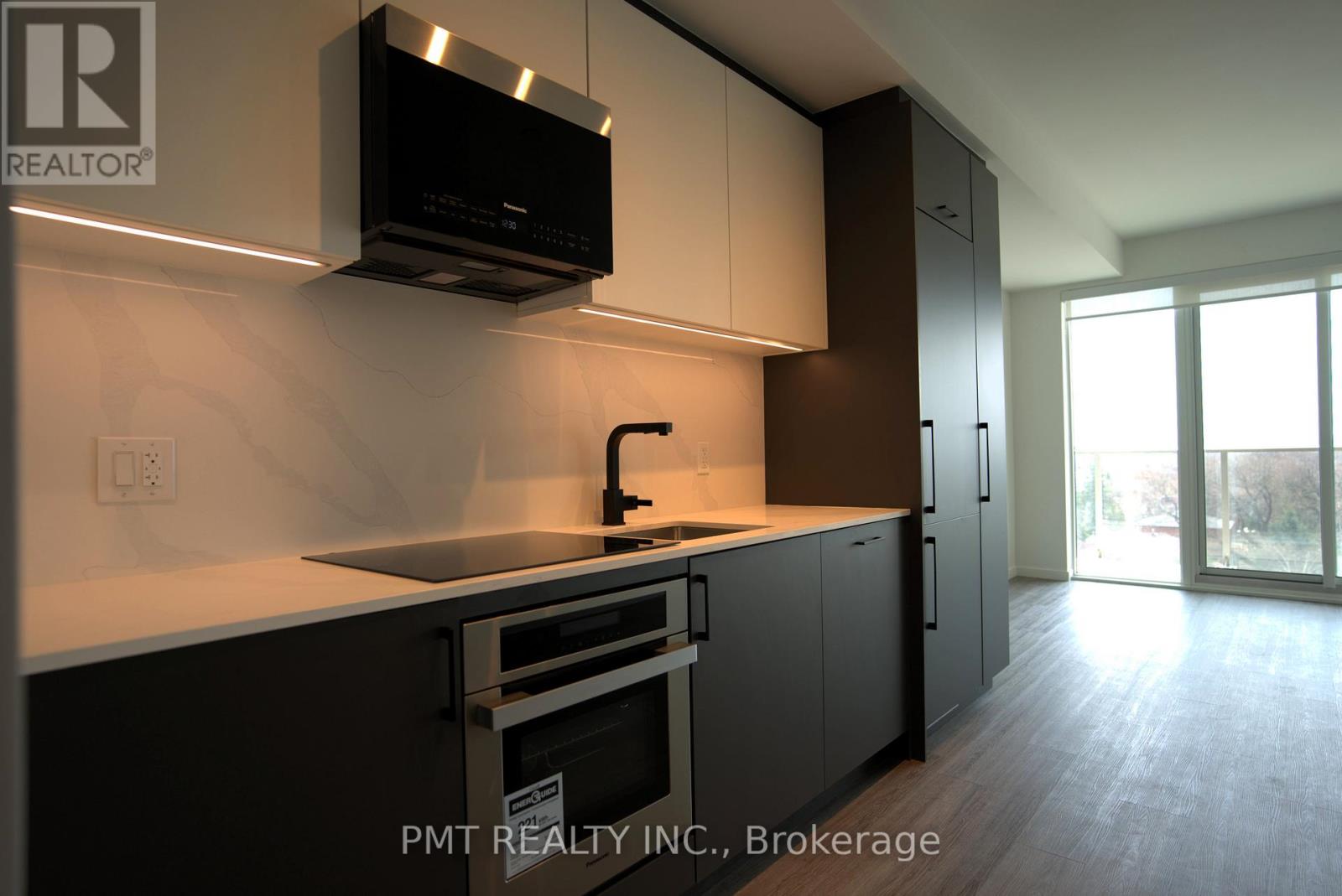 602 - 689 The Queensway, Toronto (Stonegate-Queensway), Ontario  M8Y 0C8 - Photo 3 - W12199823