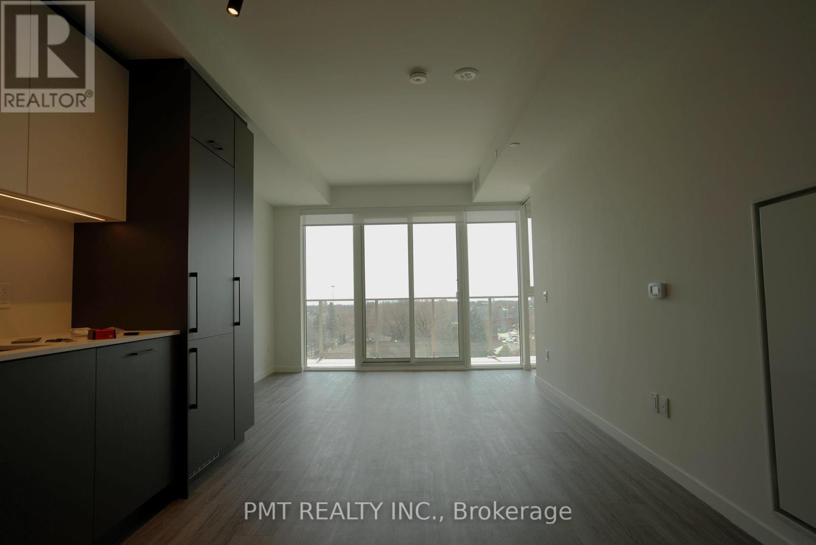 602 - 689 The Queensway, Toronto, Ontario  M8Y 0C8 - Photo 7 - W12199823