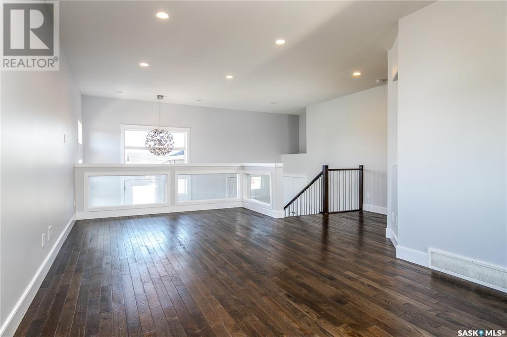 Property at 303 Gillies CRESCENT image 5