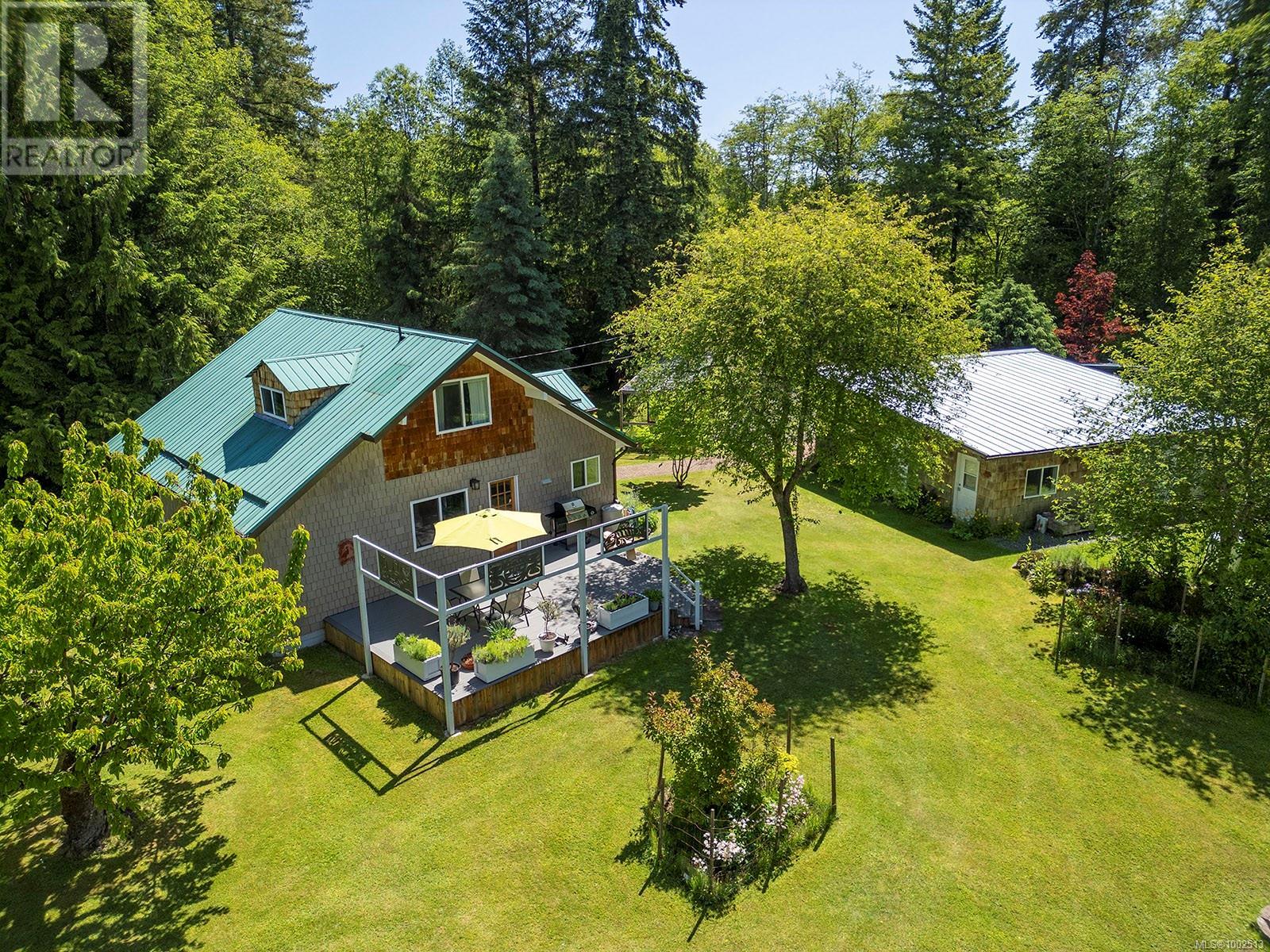 2470 Sackville Rd, Merville, British Columbia