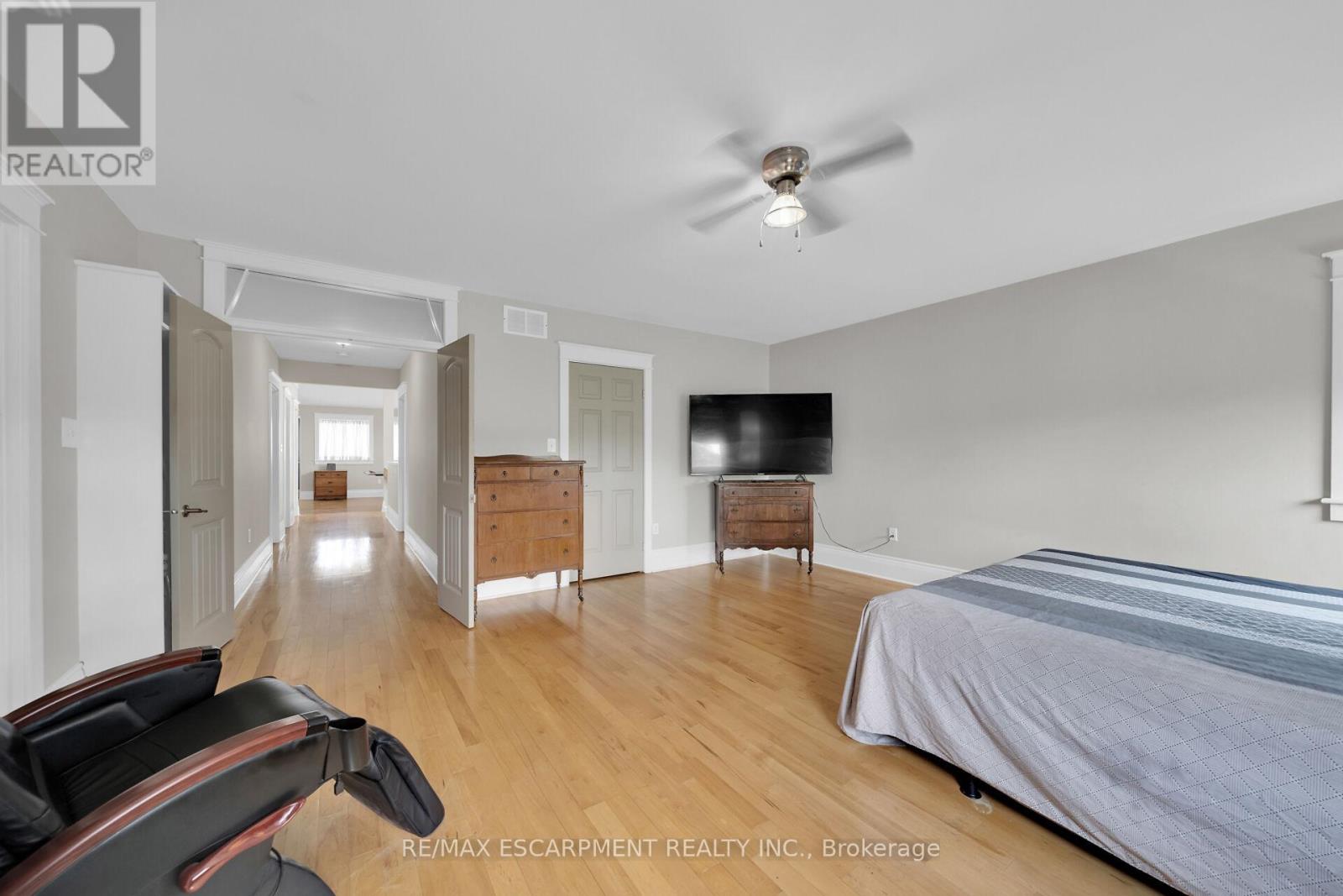 550 Beach Boulevard, Hamilton, Ontario  L8H 6X3 - Photo 26 - X12199619