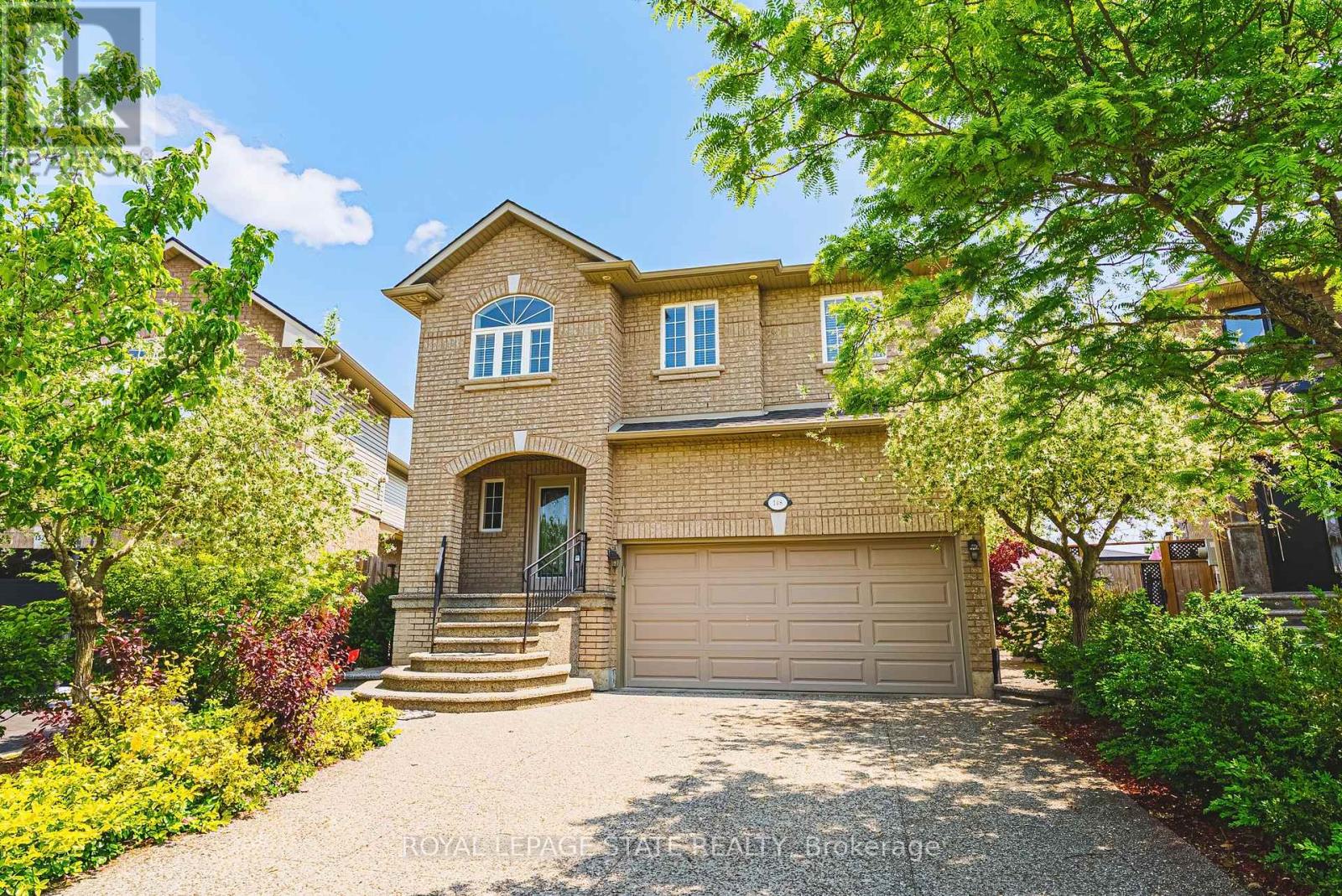 148 MEADOW WOOD CRESCENT, Hamilton, Ontario