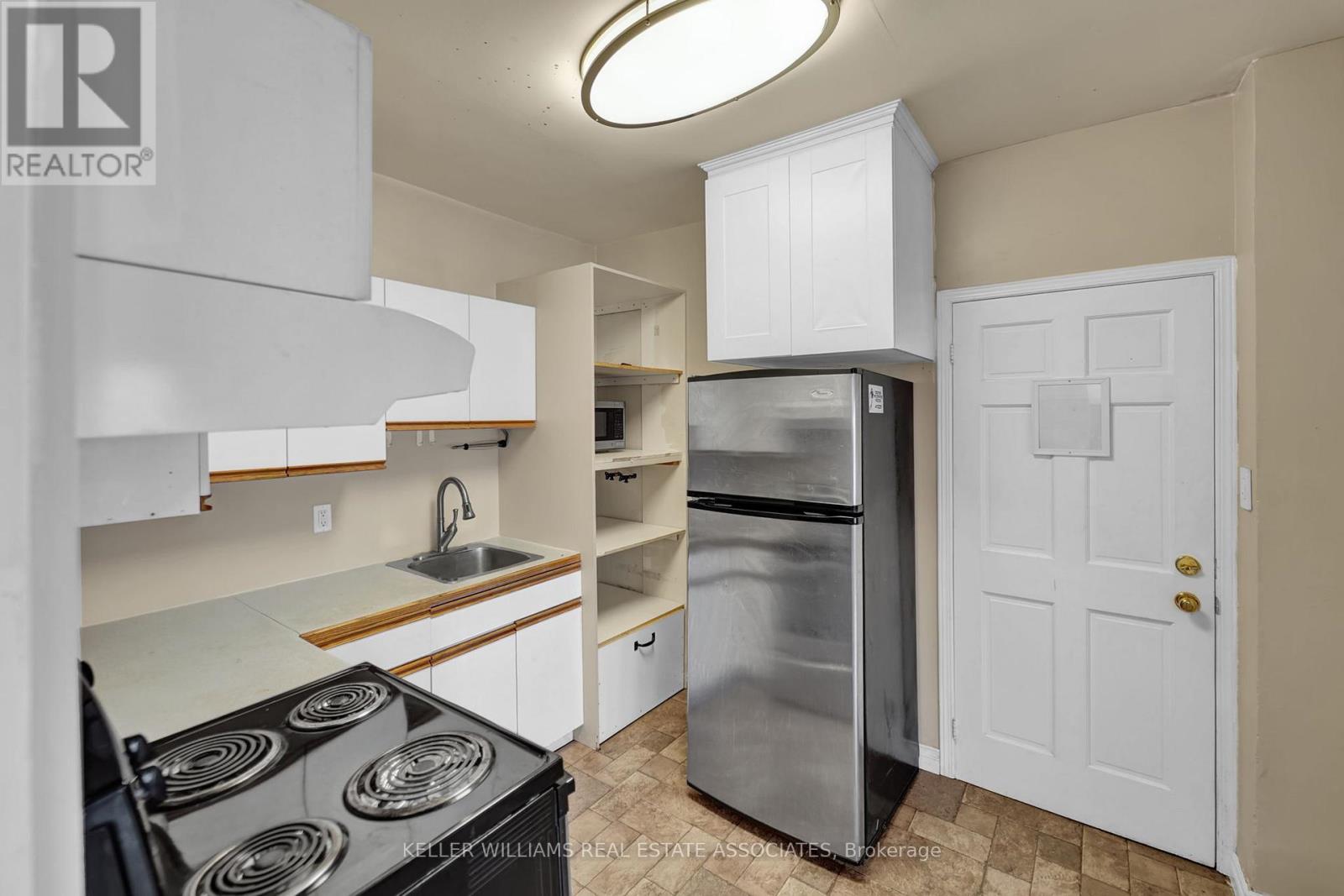Main - 27 Berryman Avenue, St. Catharines, Ontario  L2R 3W8 - Photo 13 - X12199760