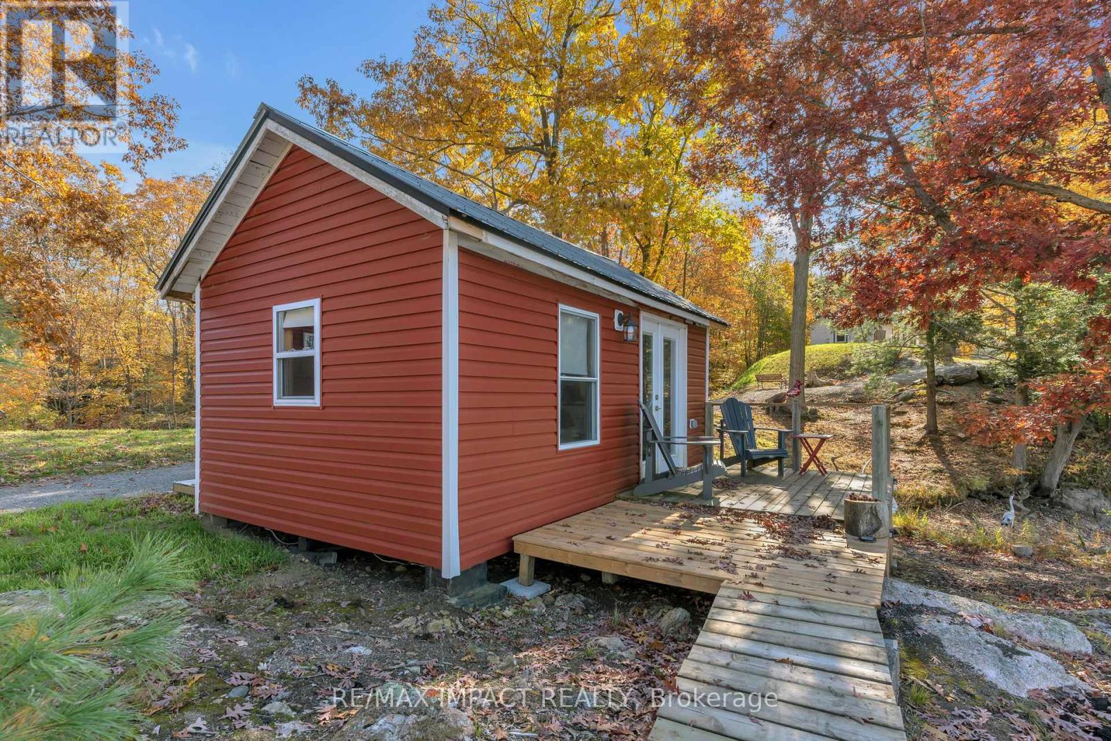 9010 Perth Road, South Frontenac, Ontario  K0H 2L0 - Photo 24 - X12199811