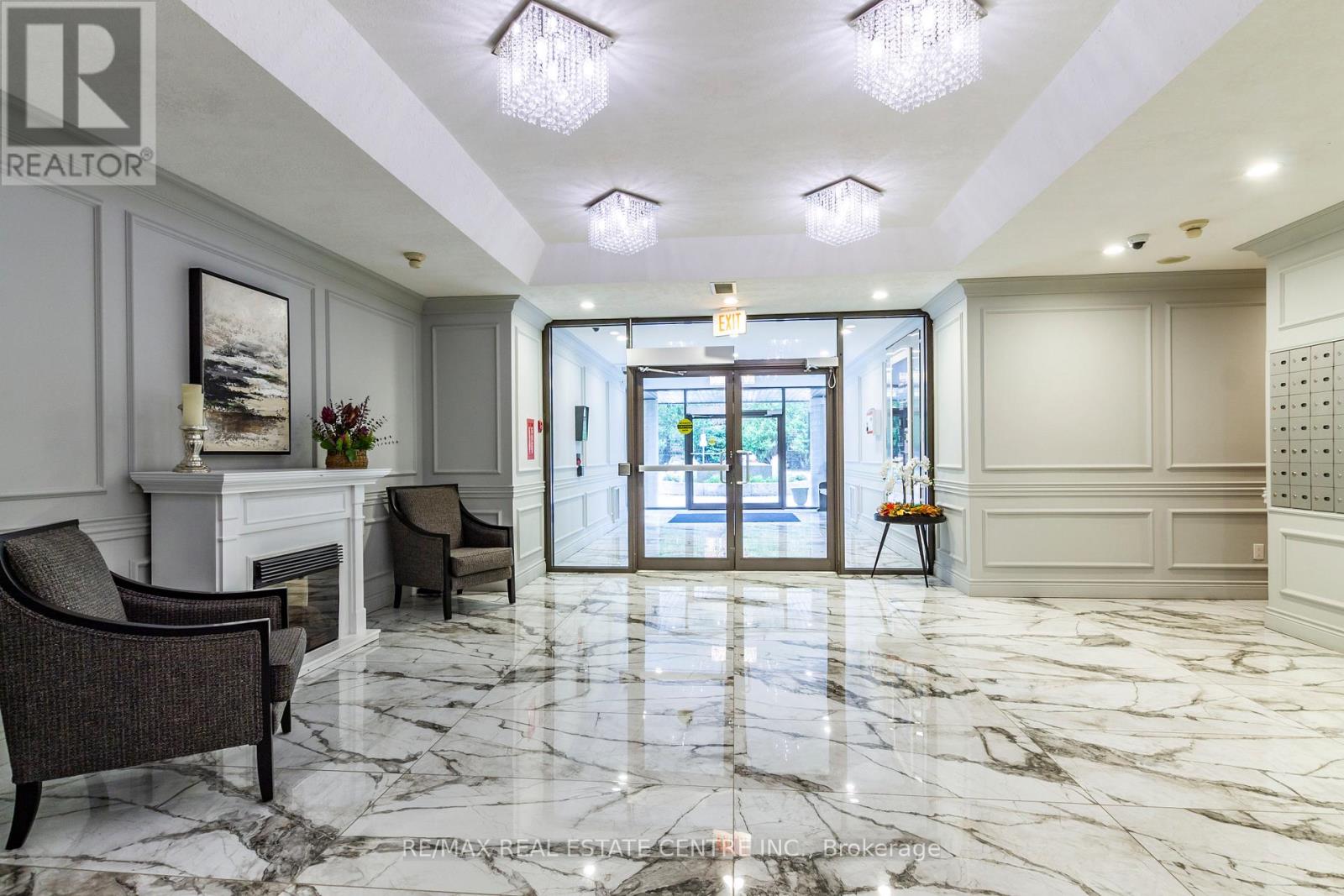 Property at 307 - 237 KING STREET W image 3