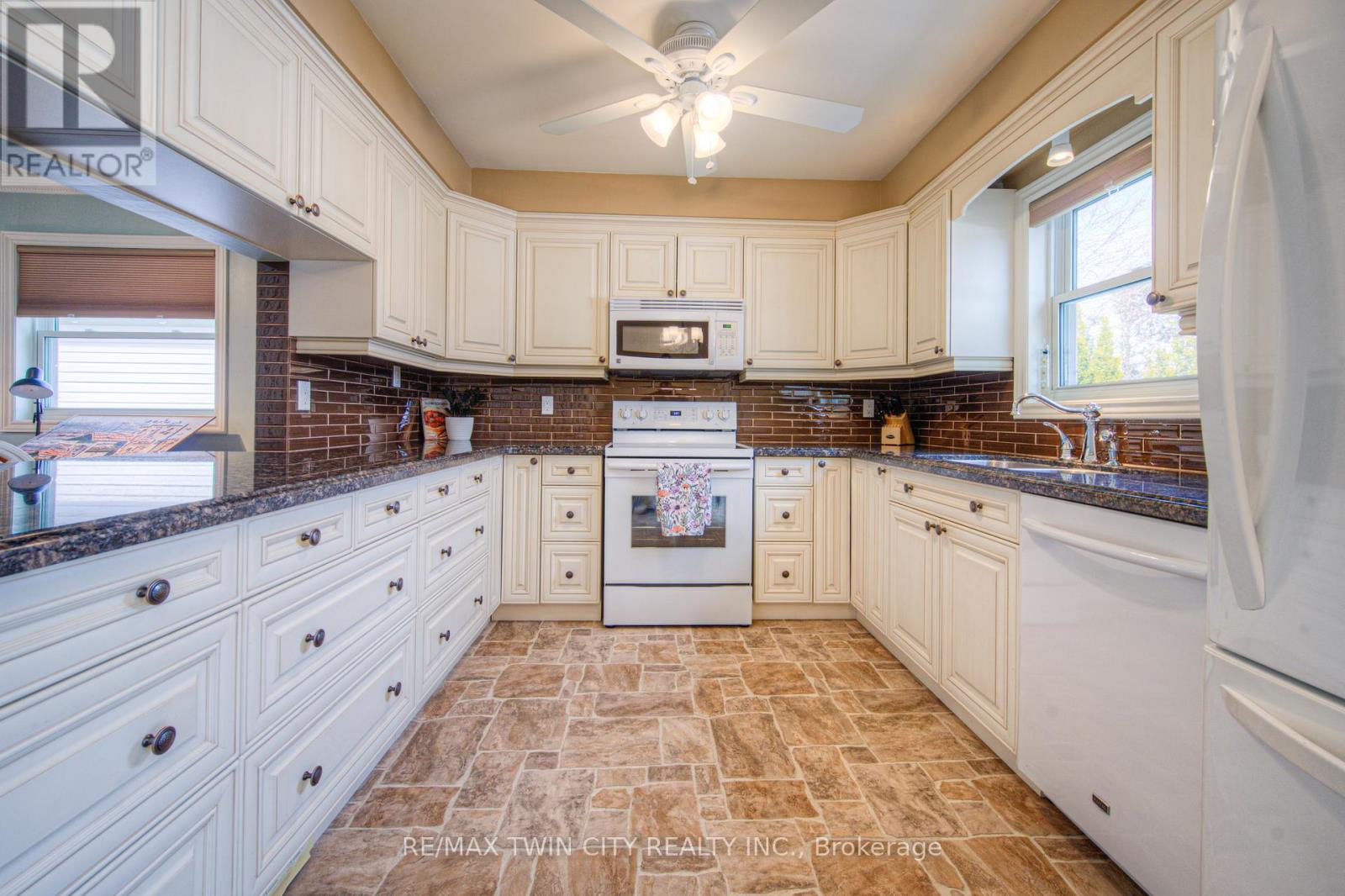 309 Christopher Drive, Cambridge, Ontario  N1P 1A1 - Photo 6 - X12199826