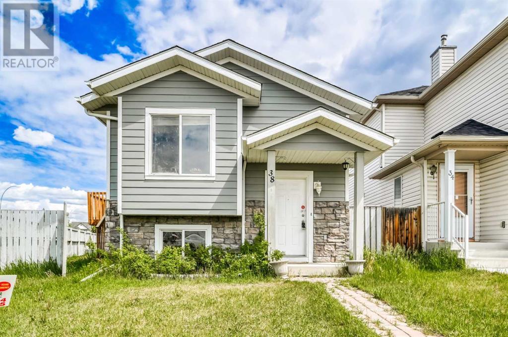 Property Listing: 38 Saddlemead Way Ne, Calgary, Alberta