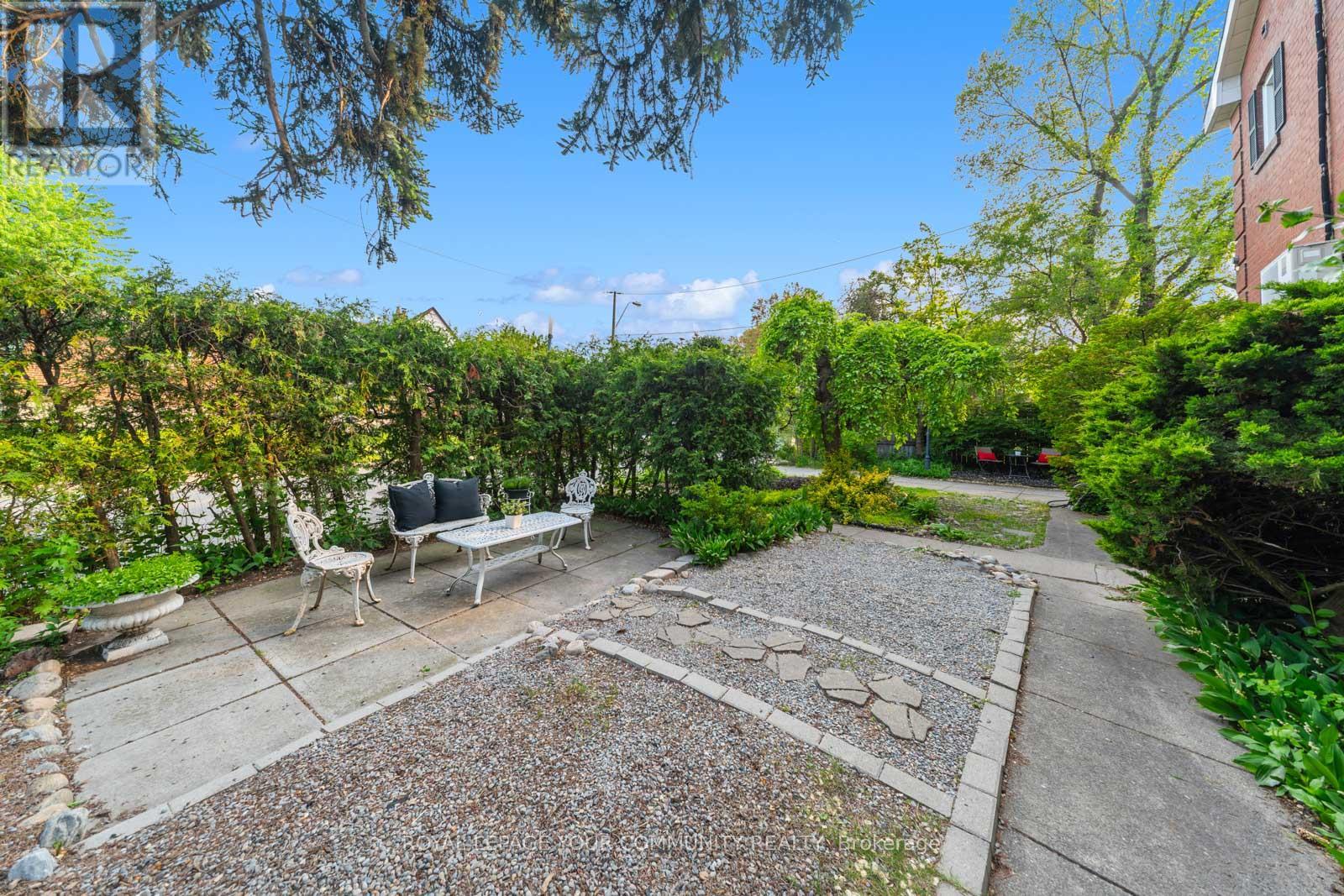 2 Four Oaks Gate, Toronto (East York), Ontario  M4J 2X2 - Photo 5 - E12199865