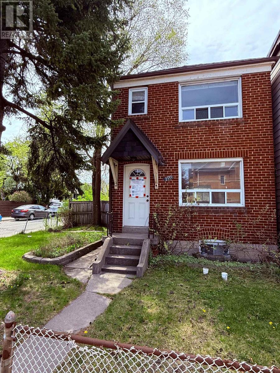 2333 GERRARD STREET E, Toronto, Ontario