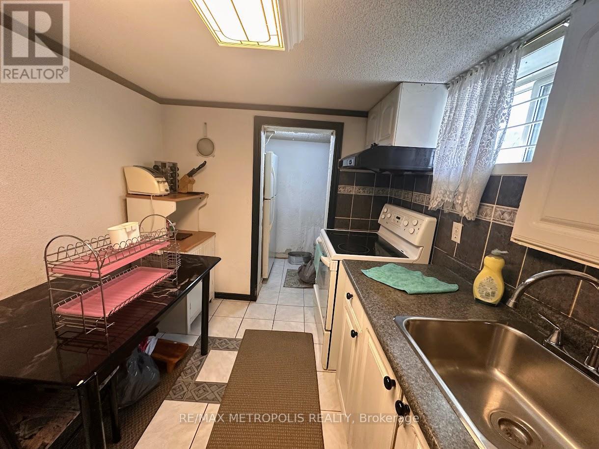 Bsmt - 96 Portsdown Road, Toronto (Dorset Park), Ontario  M1P 1V5 - Photo 11 - E12199901