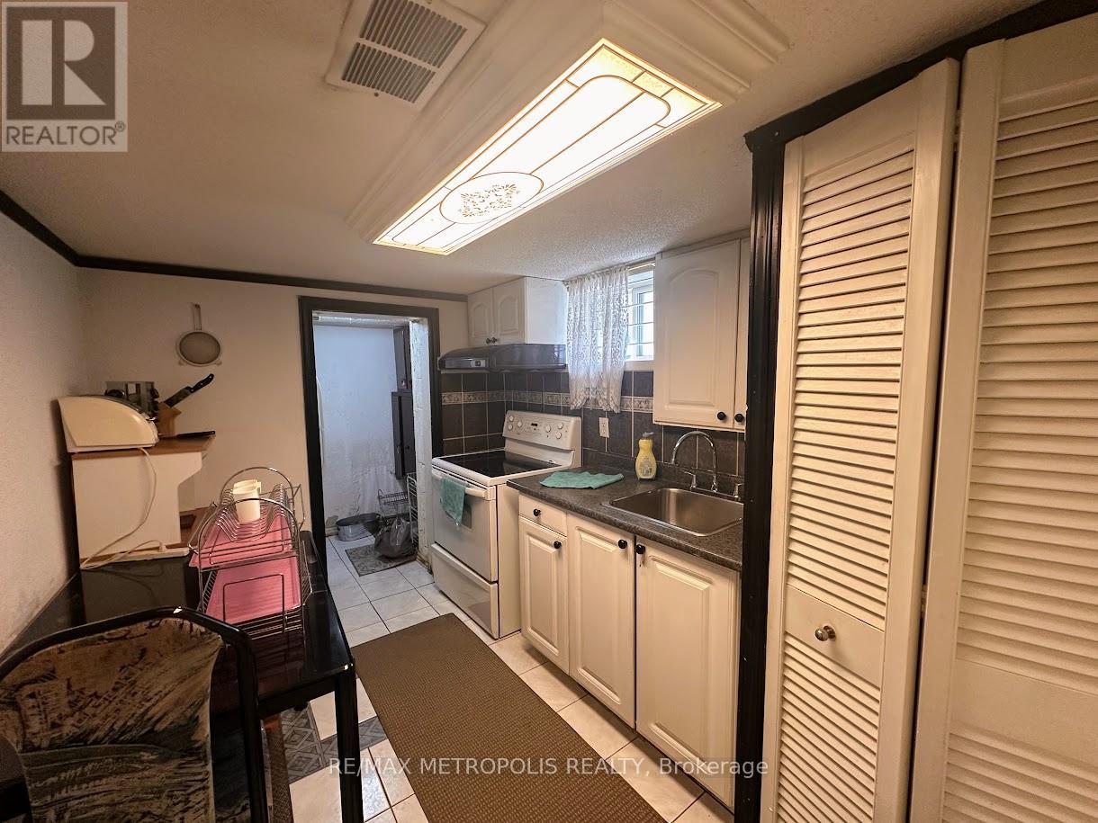 Bsmt - 96 Portsdown Road, Toronto (Dorset Park), Ontario  M1P 1V5 - Photo 12 - E12199901