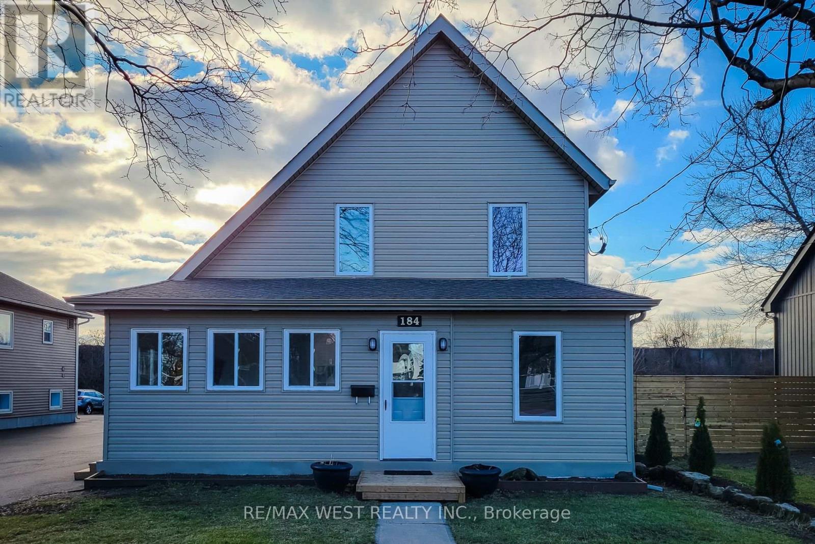 184 BEACH BOULEVARD, Hamilton, Ontario