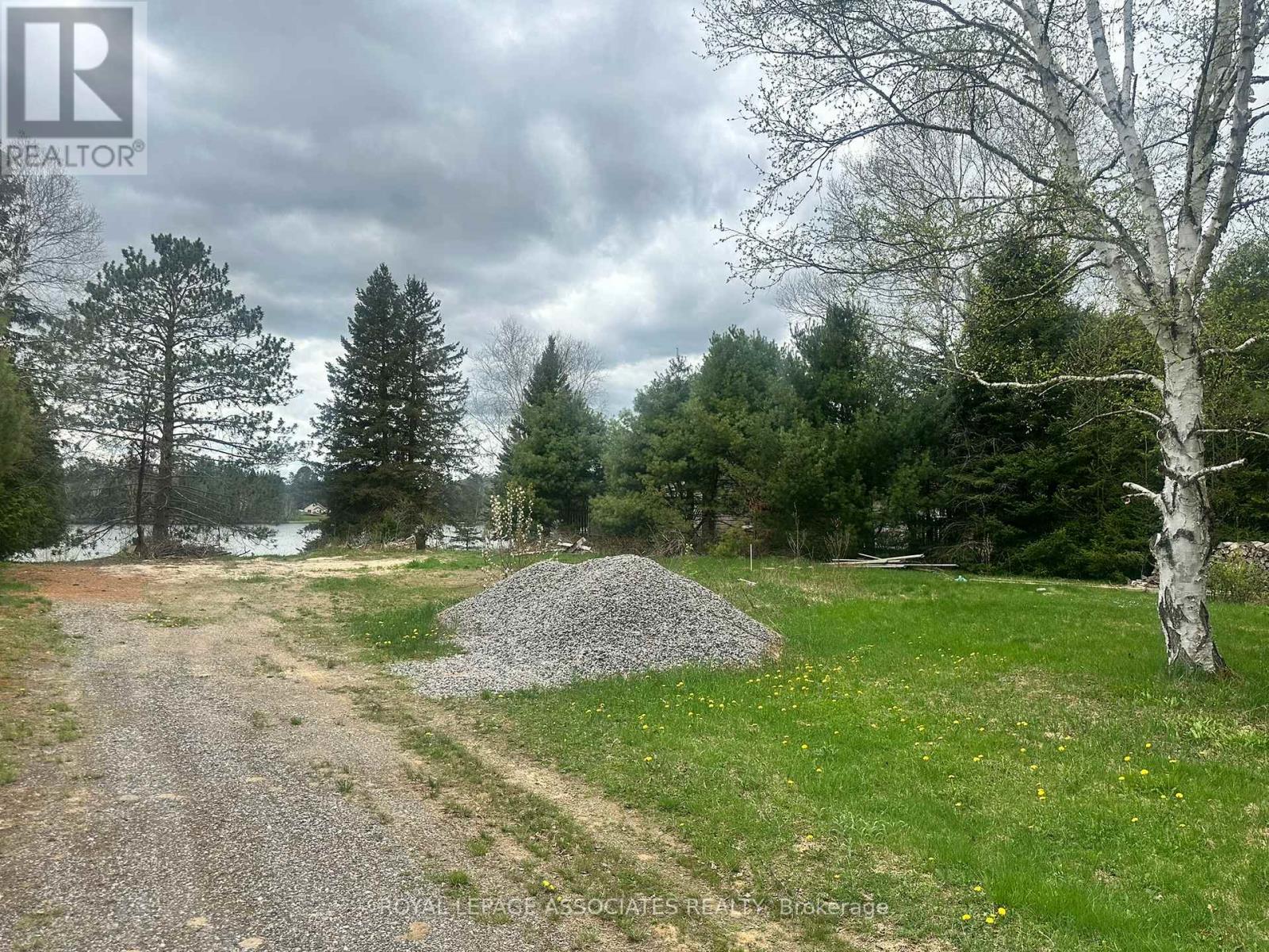 158 Lakeview Avenue, Kearney, Ontario  P0A 1M0 - Photo 4 - X12178892