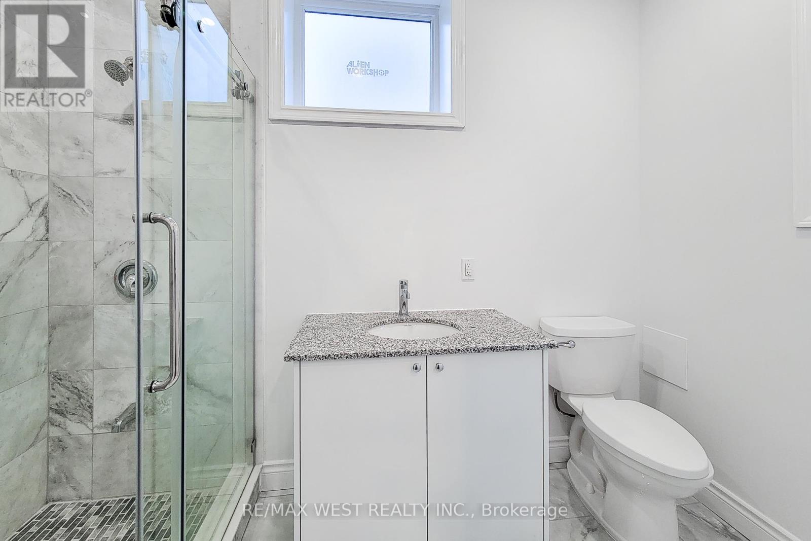 184 Beach Boulevard, Hamilton (Hamilton Beach), Ontario  L8H 6V9 - Photo 49 - X12199653