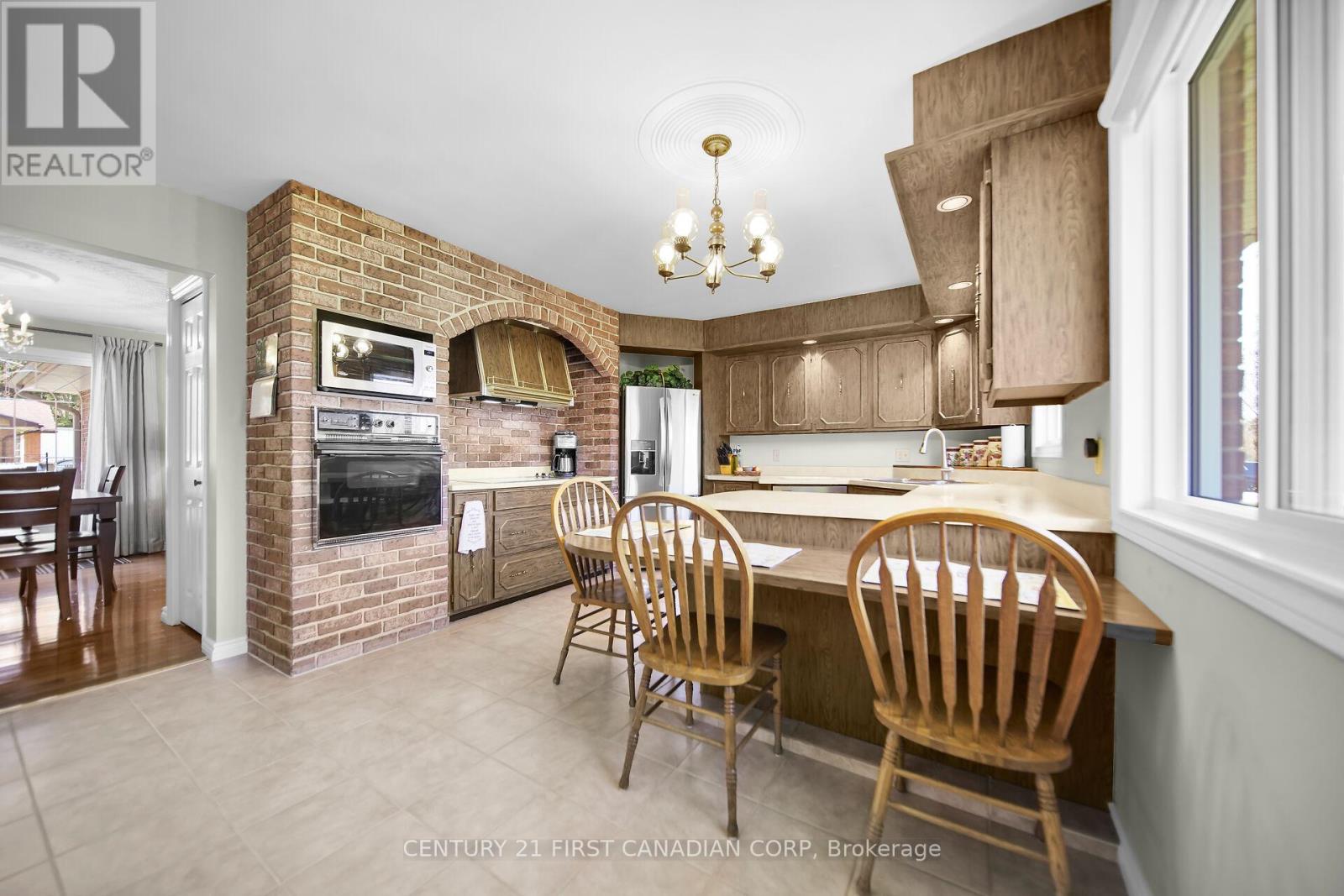 10016 Graham Road, West Elgin, Ontario  N0L 2P0 - Photo 13 - X12200100