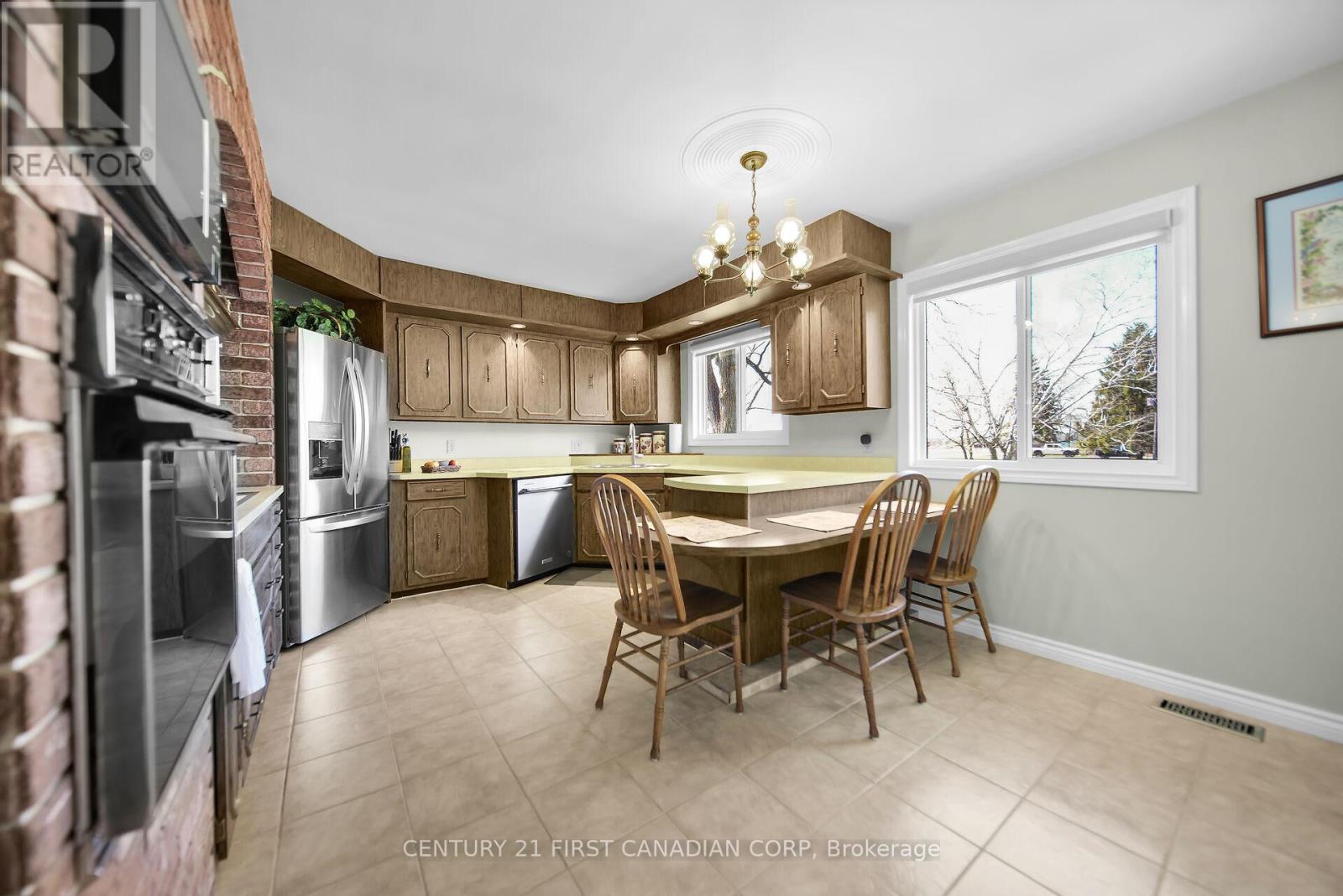 10016 Graham Road, West Elgin, Ontario  N0L 2P0 - Photo 16 - X12200100