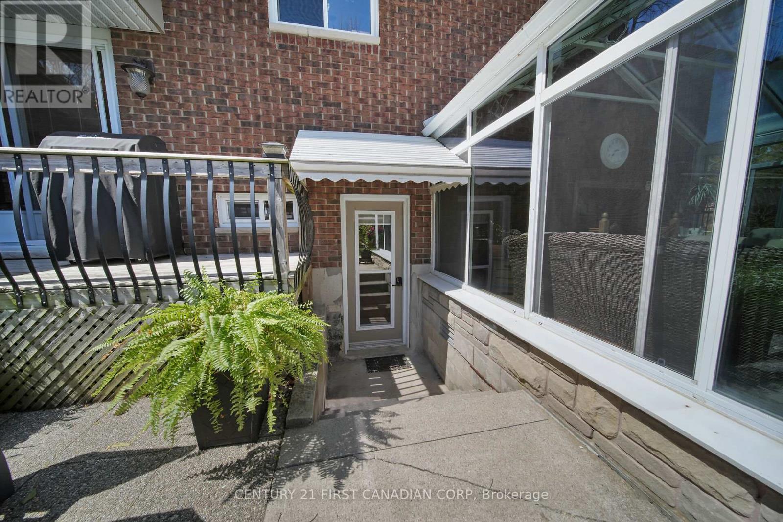 10016 Graham Road, West Elgin, Ontario  N0L 2P0 - Photo 34 - X12200100