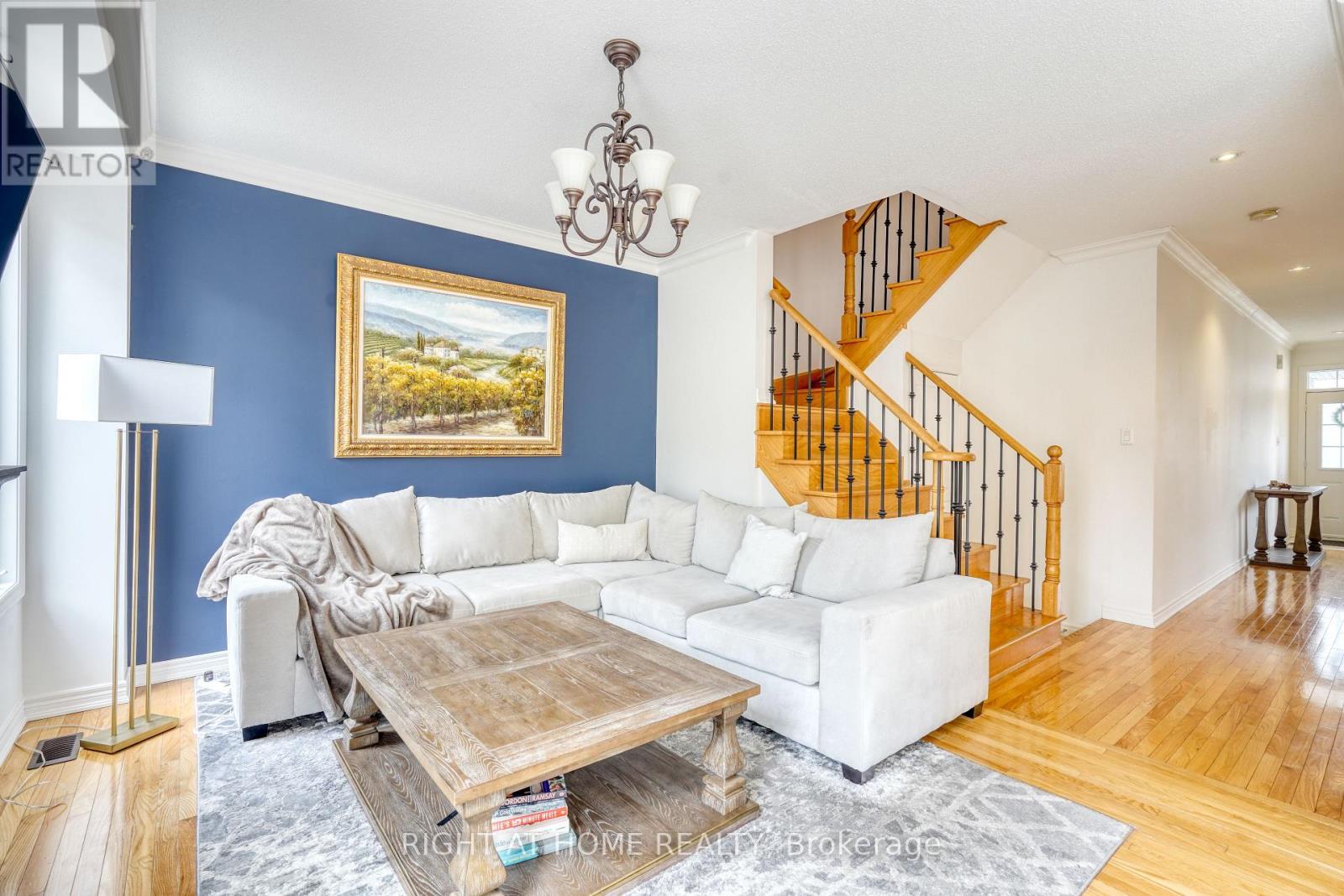 20 Seiffer Crescent, Richmond Hill, Ontario  L4E 0J1 - Photo 10 - N12121354