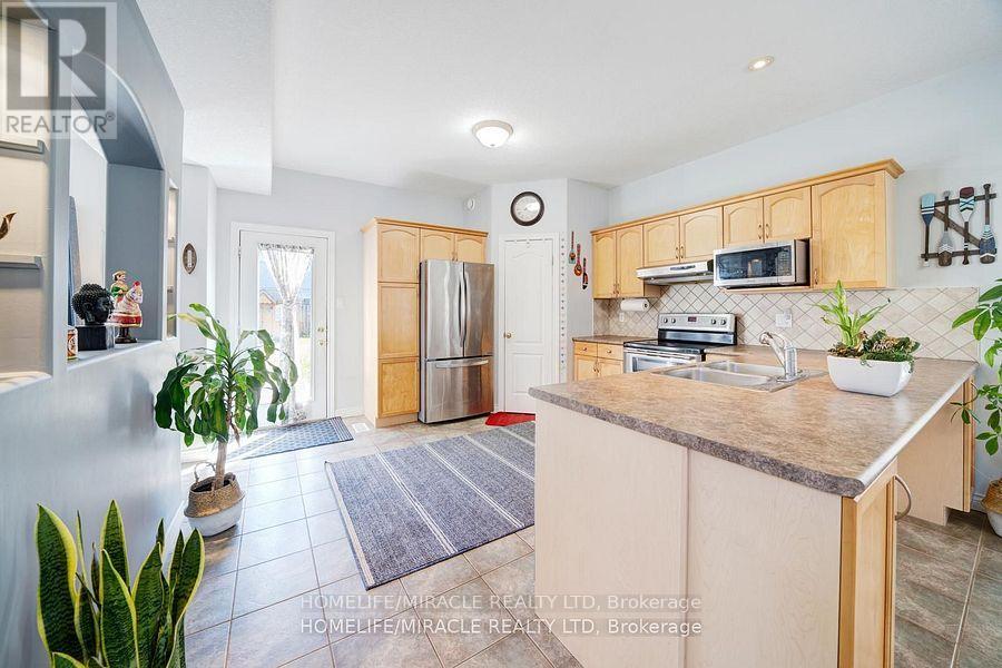 81 Shephard Avenue, New Tecumseth, Ontario  L9R 2G3 - Photo 9 - N12199849
